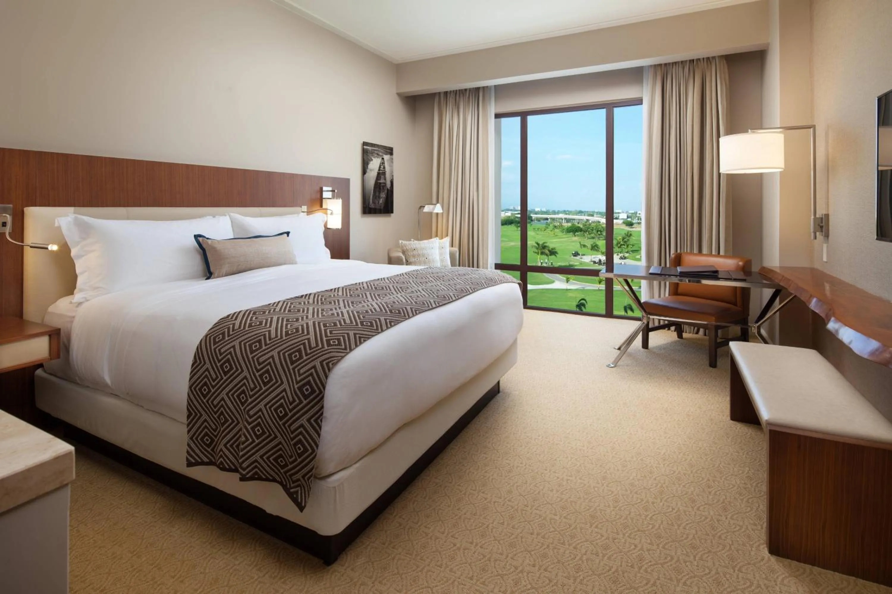 Photo of the whole room, Bed in The Santa Maria, a Luxury Collection Hotel & Golf Resort, Panama City