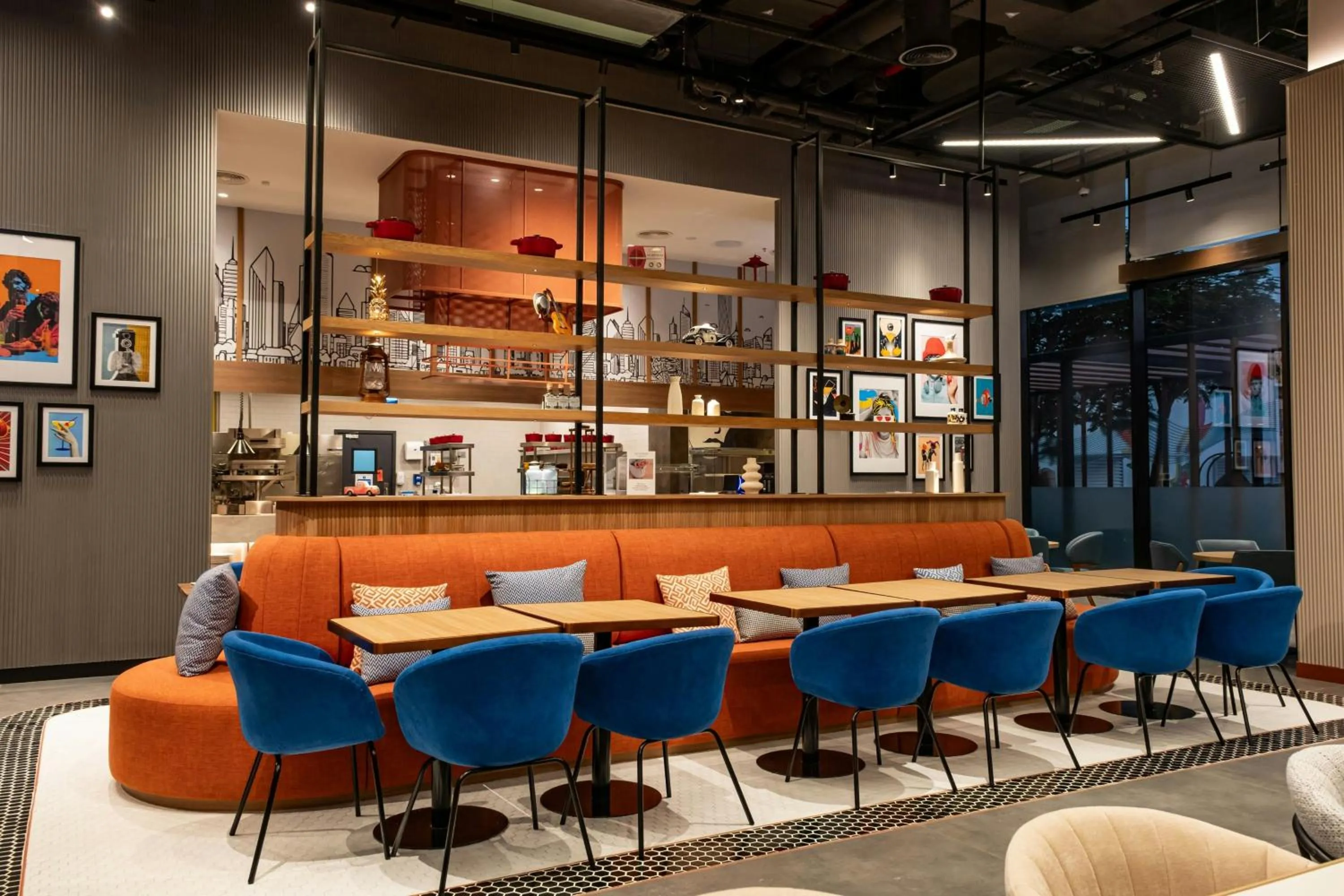 Lounge or bar in Aloft Me'aisam, Dubai