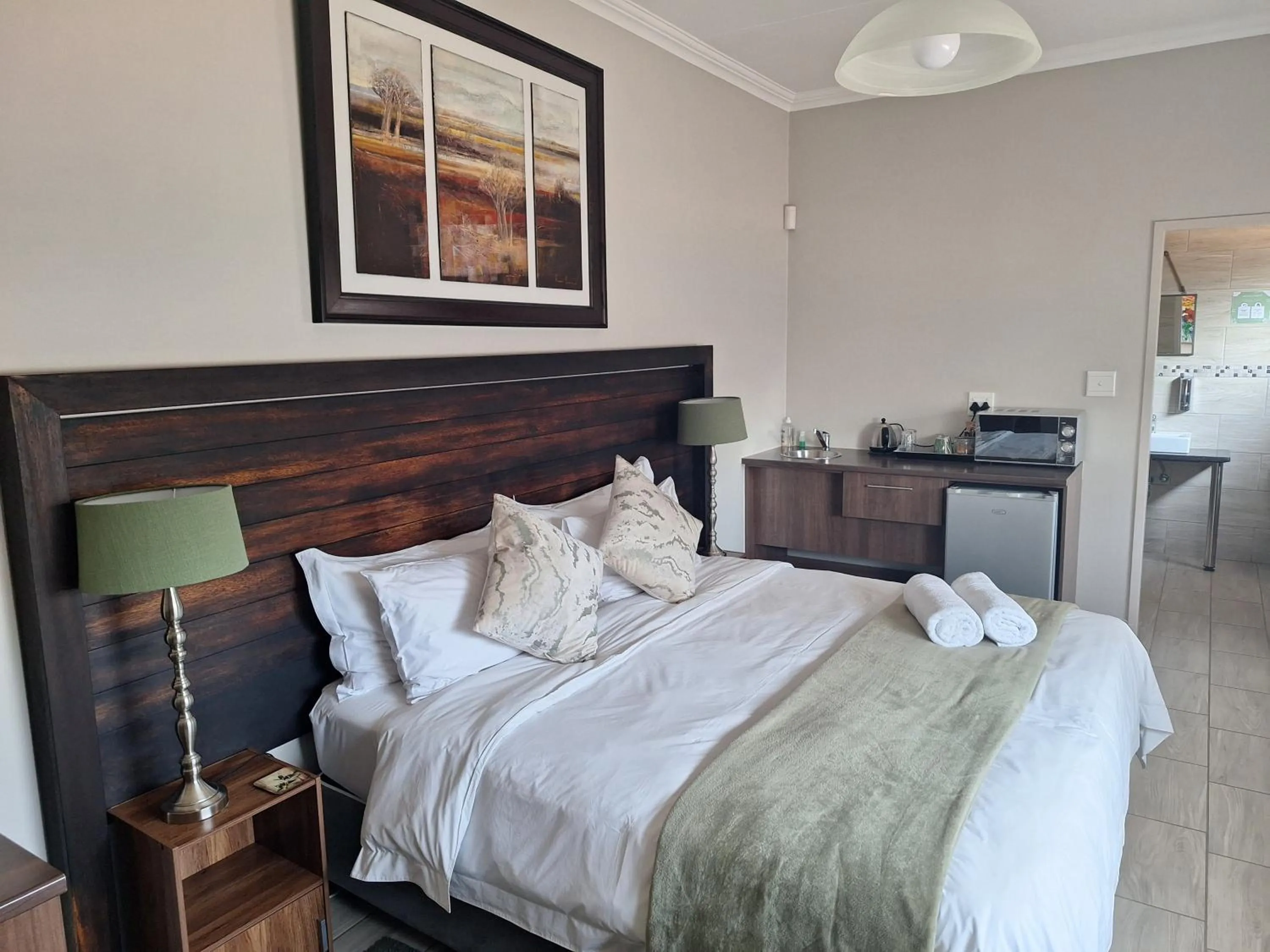 Bedroom, Bed in Three Olives Guesthouse