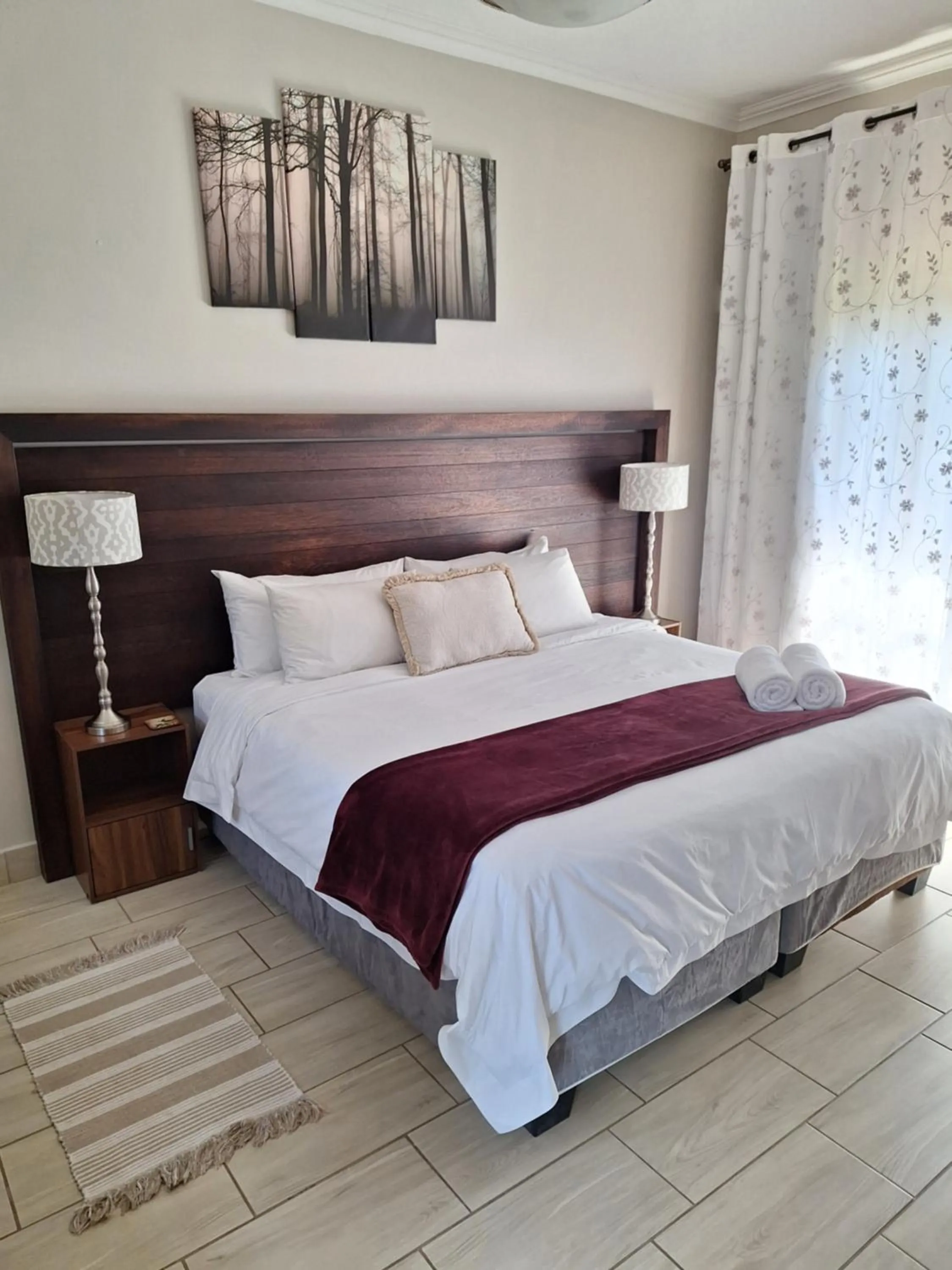 Bedroom, Bed in Three Olives Guesthouse