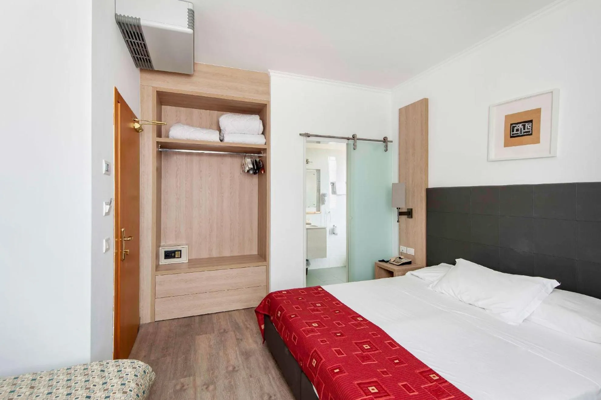 Photo of the whole room in Velòra ex Hotel Venezia