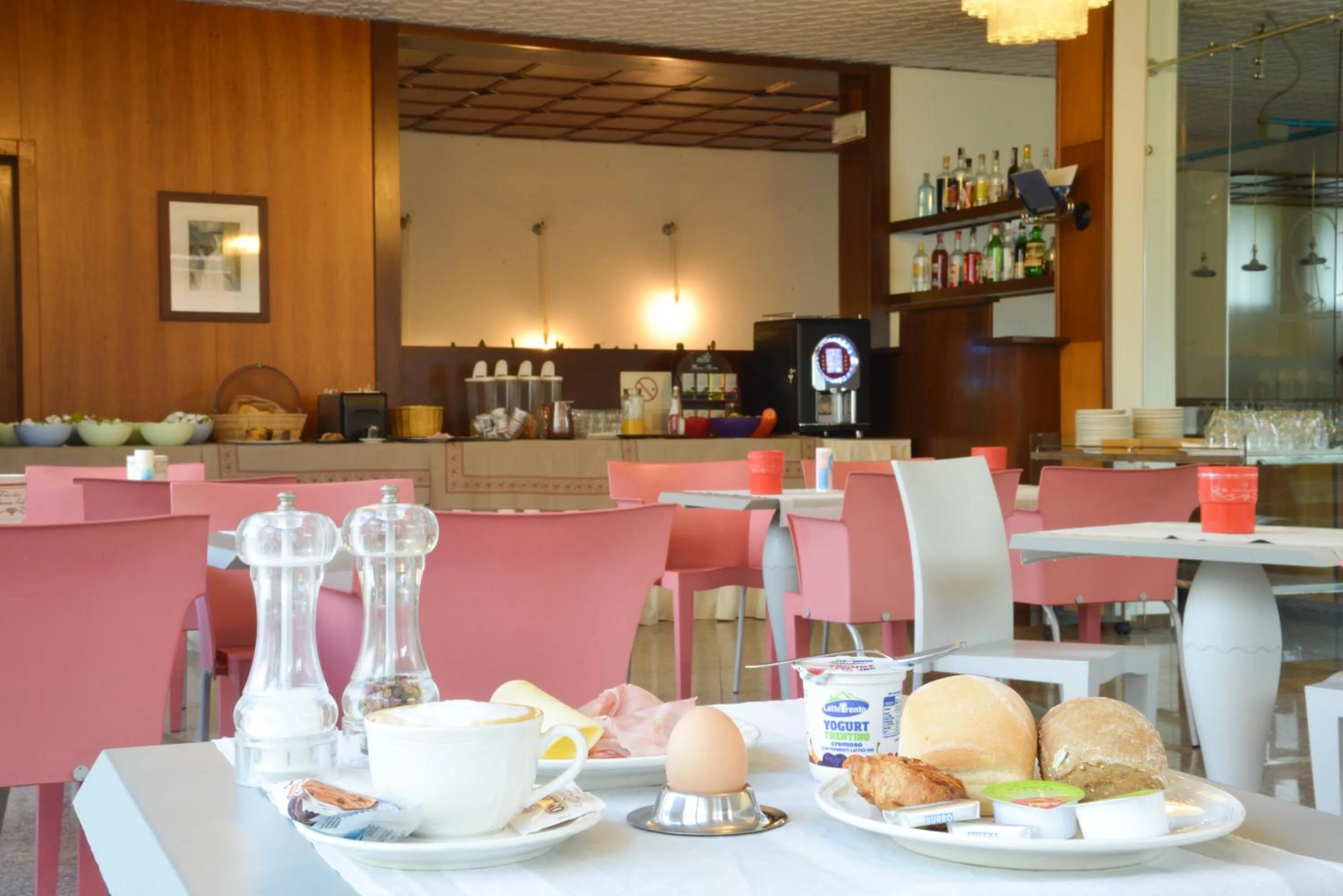 Restaurant/places to eat in Velòra ex Hotel Venezia