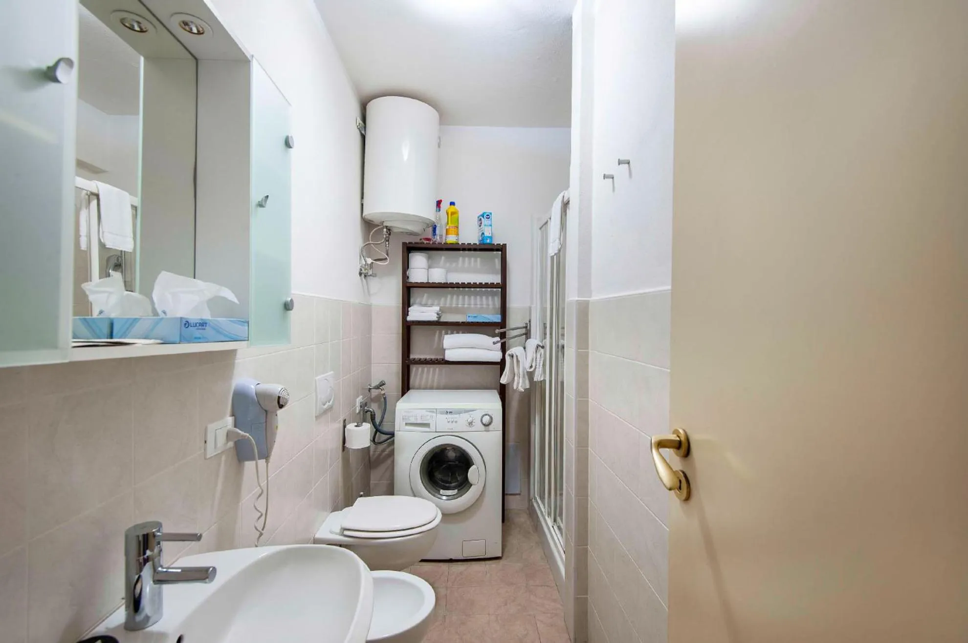 Shower in Velòra ex Hotel Venezia