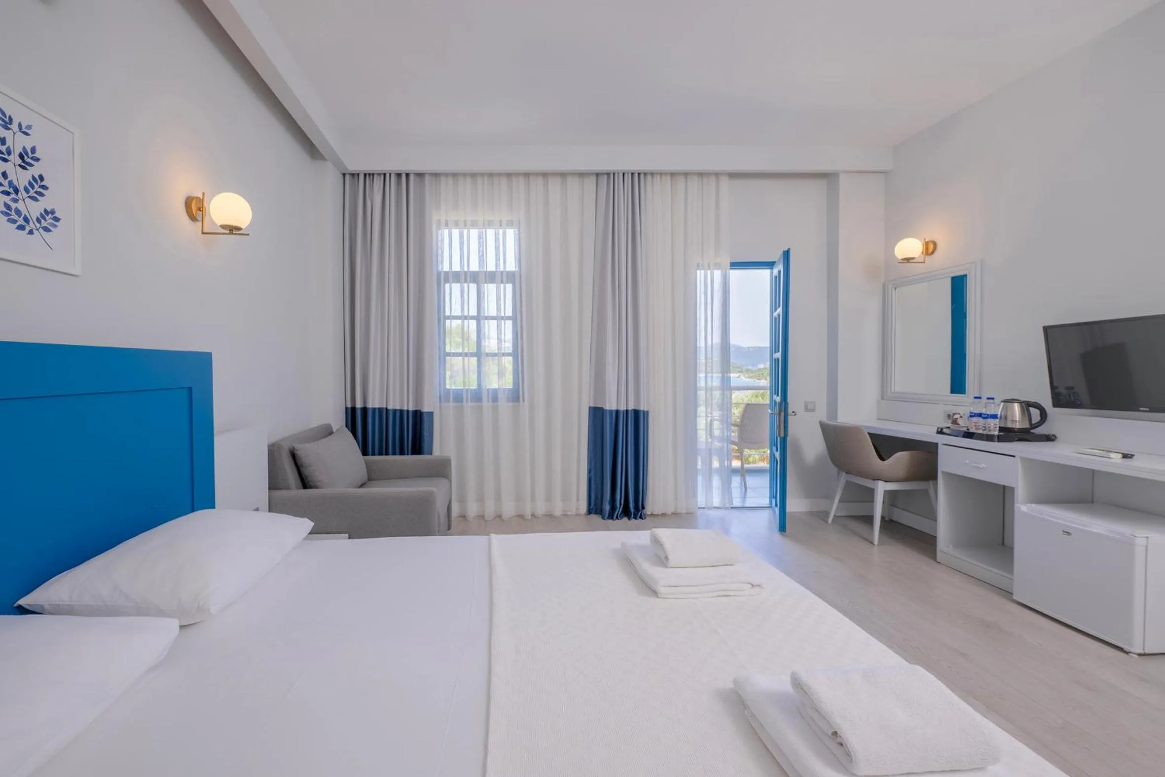 Photo of the whole room, Bed in Kas Marin Hotel