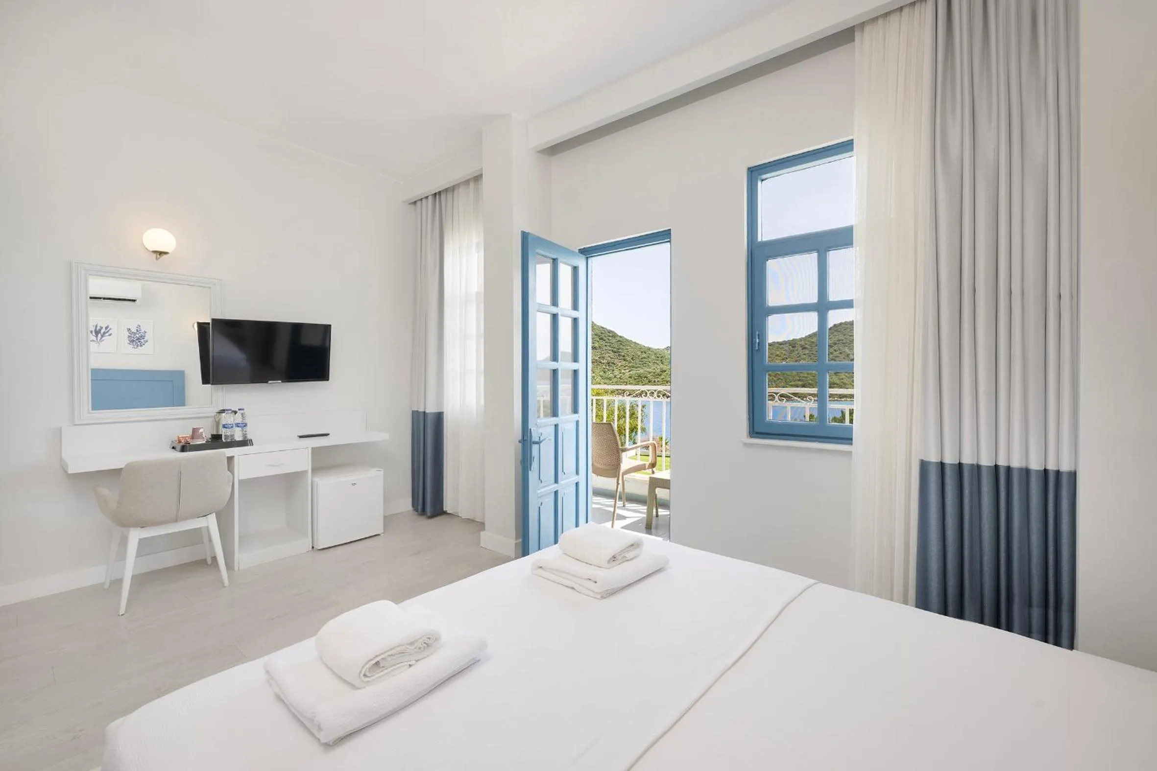 Photo of the whole room, Bed in Kas Marin Hotel