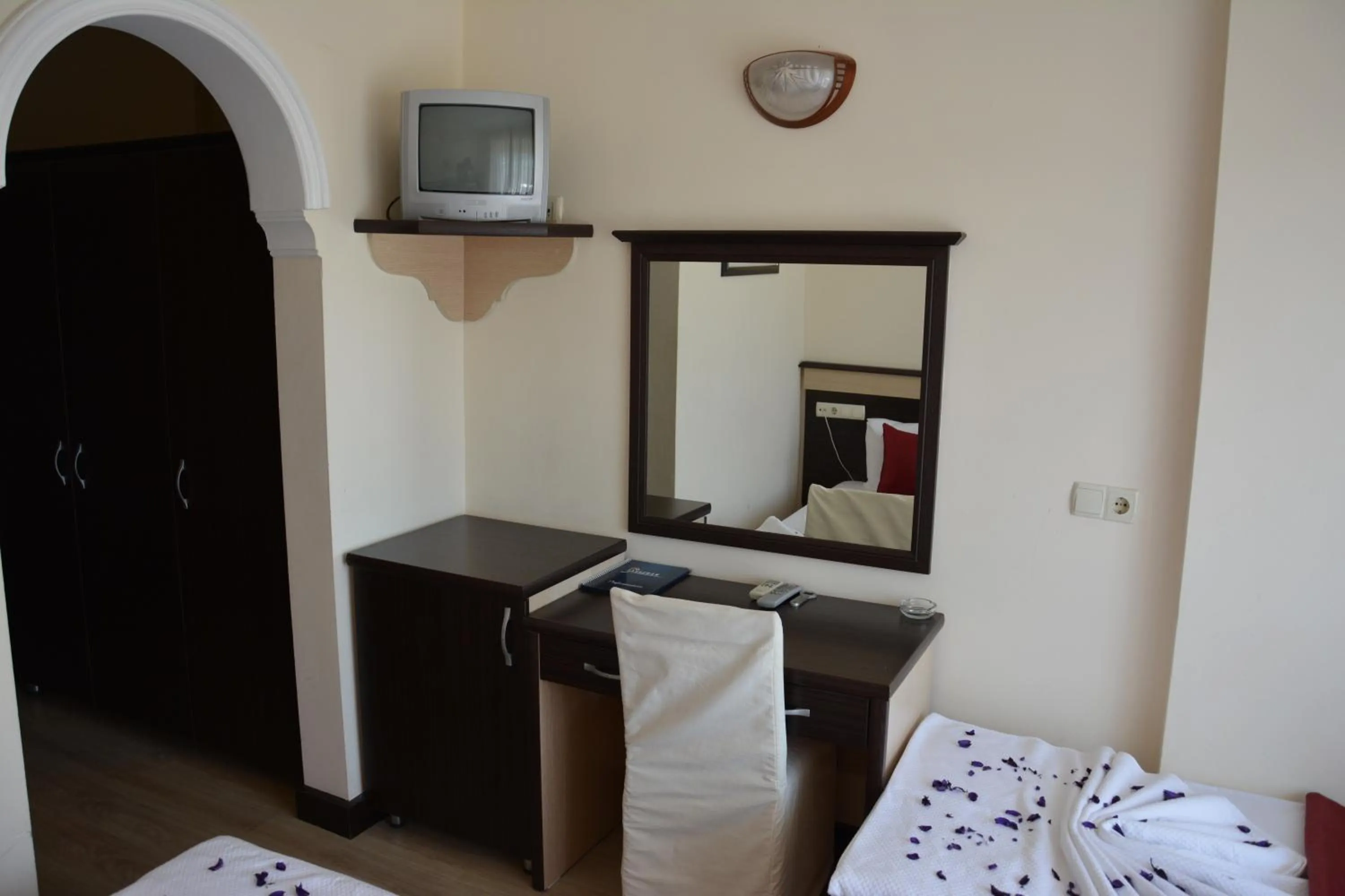 Photo of the whole room, Bed in Yavuzhan Hotel