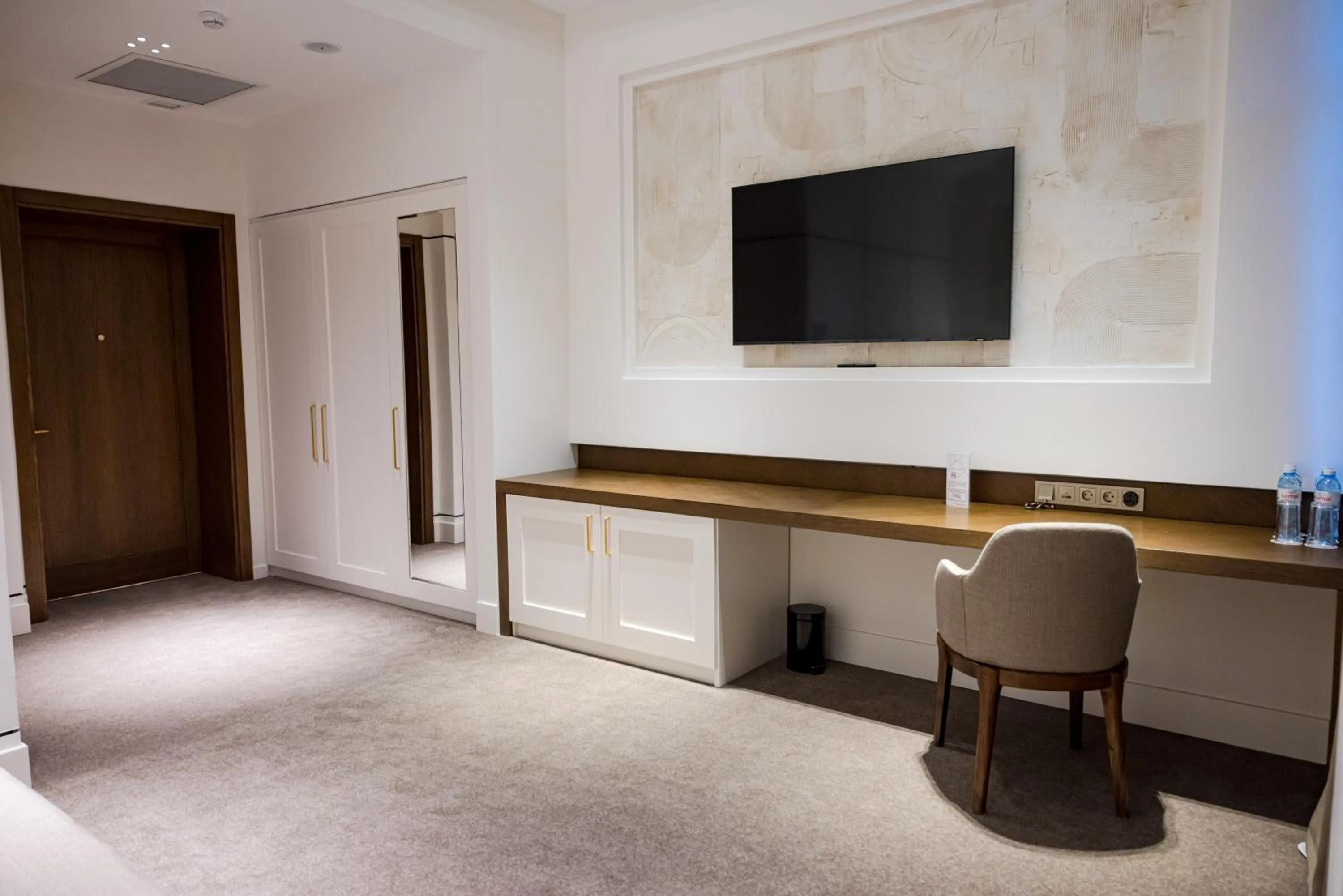 Grand Tien Shan Hotel