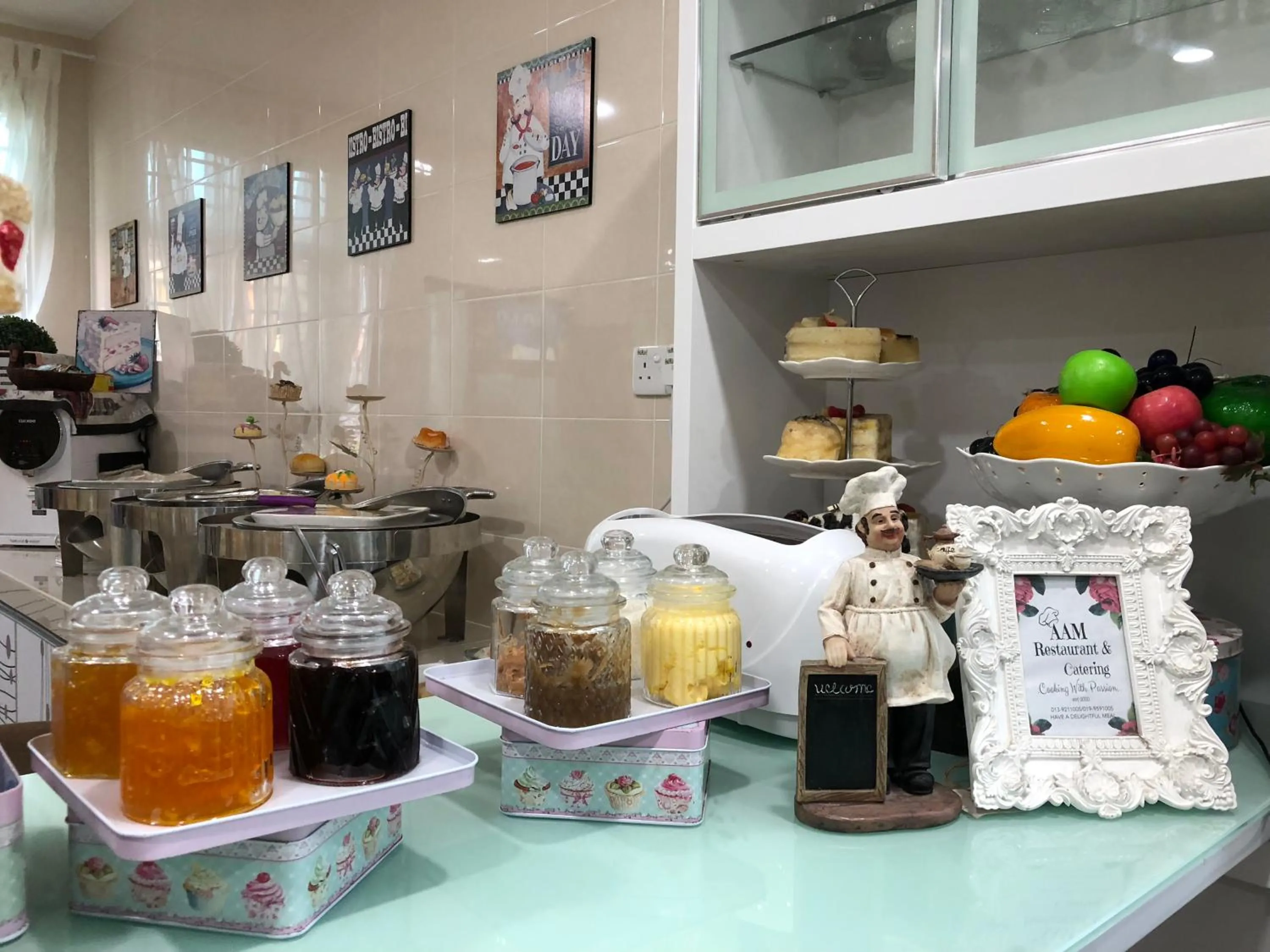 Restaurant/places to eat in AAM Hotel