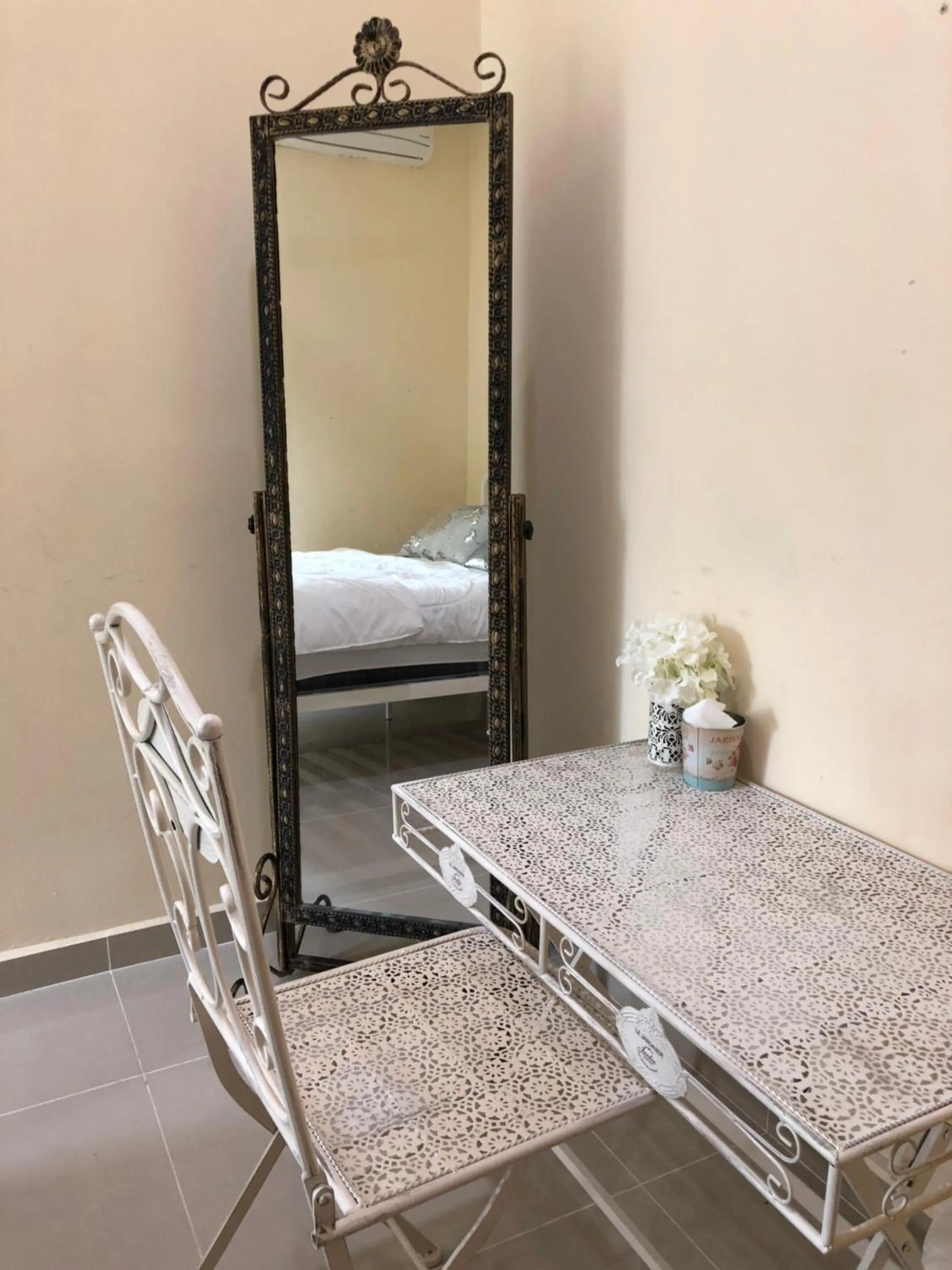 Decorative detail in AAM Hotel