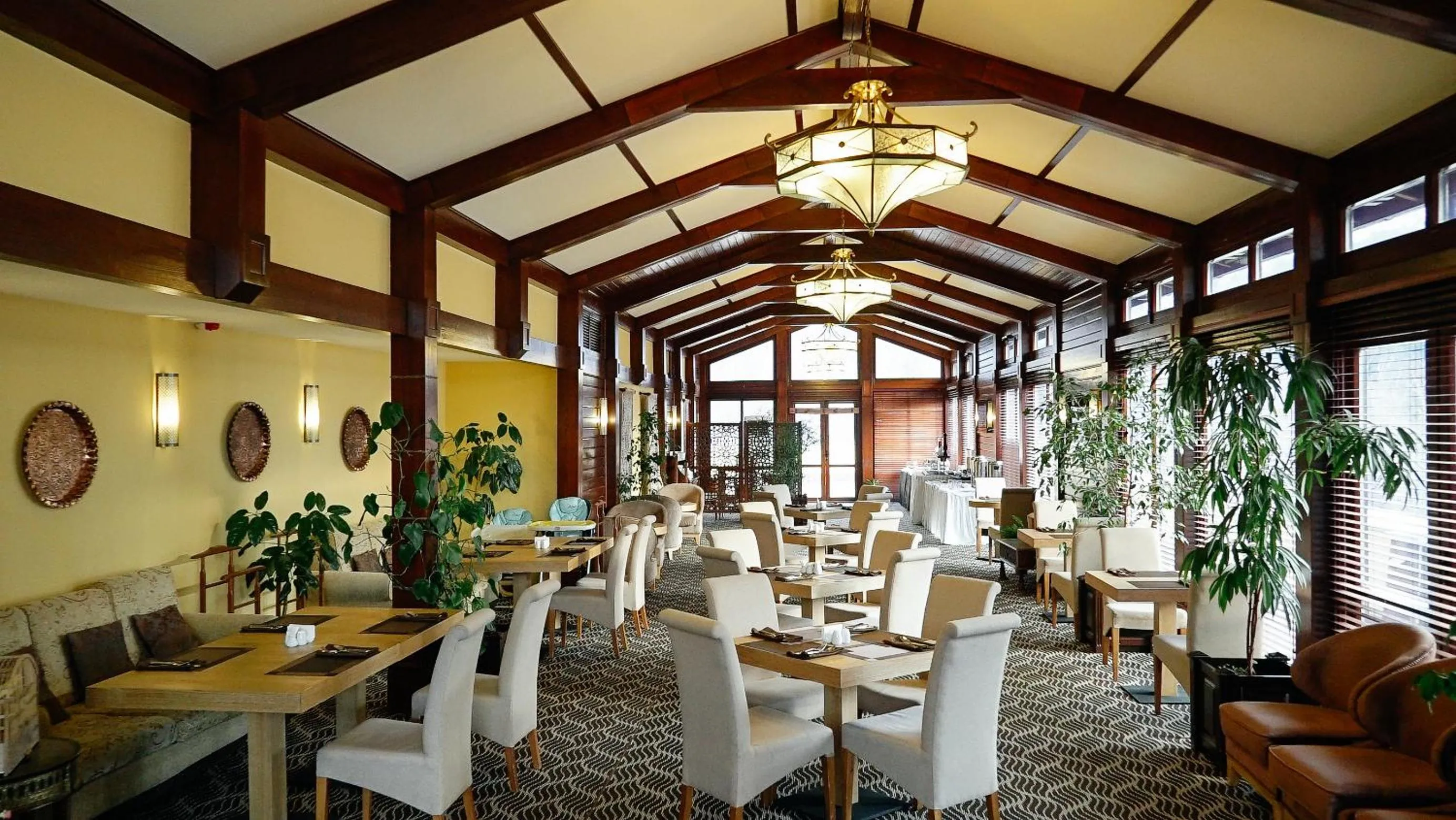 Restaurant/places to eat in Samal Resort & SPA