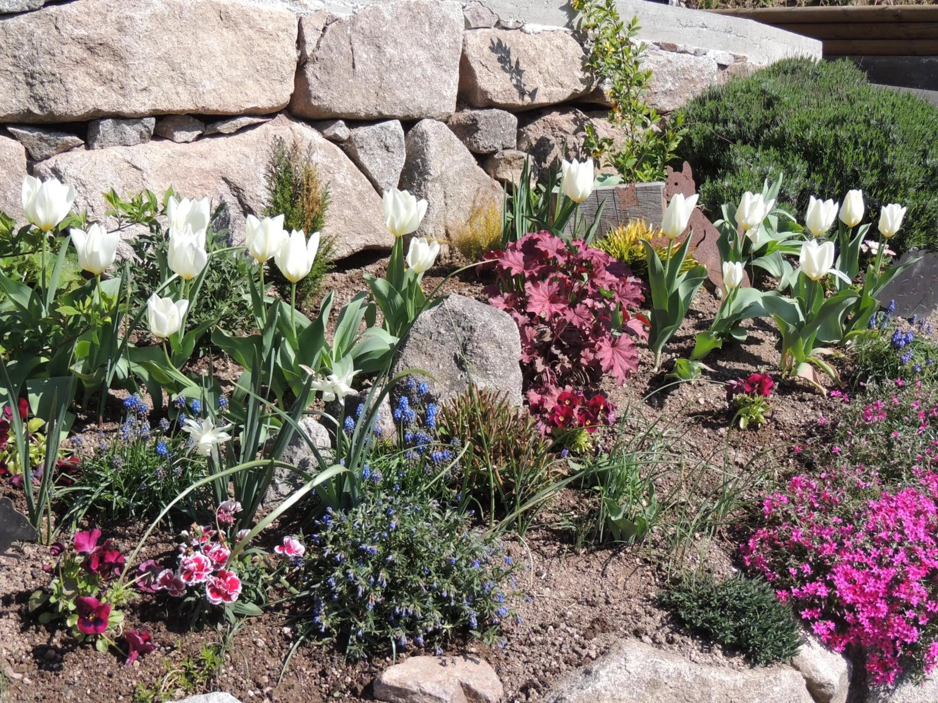 Decorative detail in Au Bout du Chemin