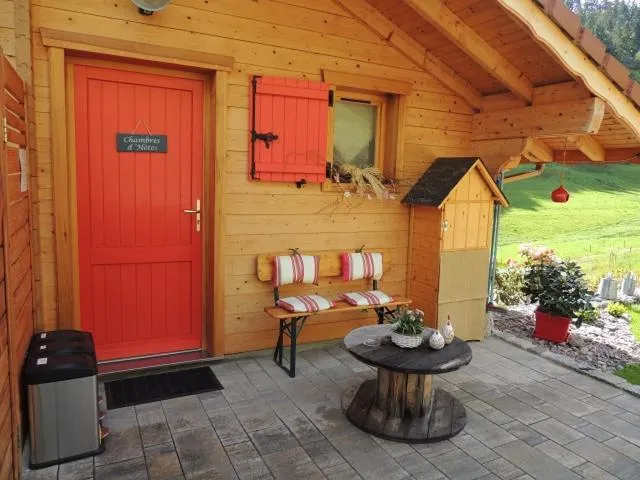 Facade/entrance in Au Bout du Chemin