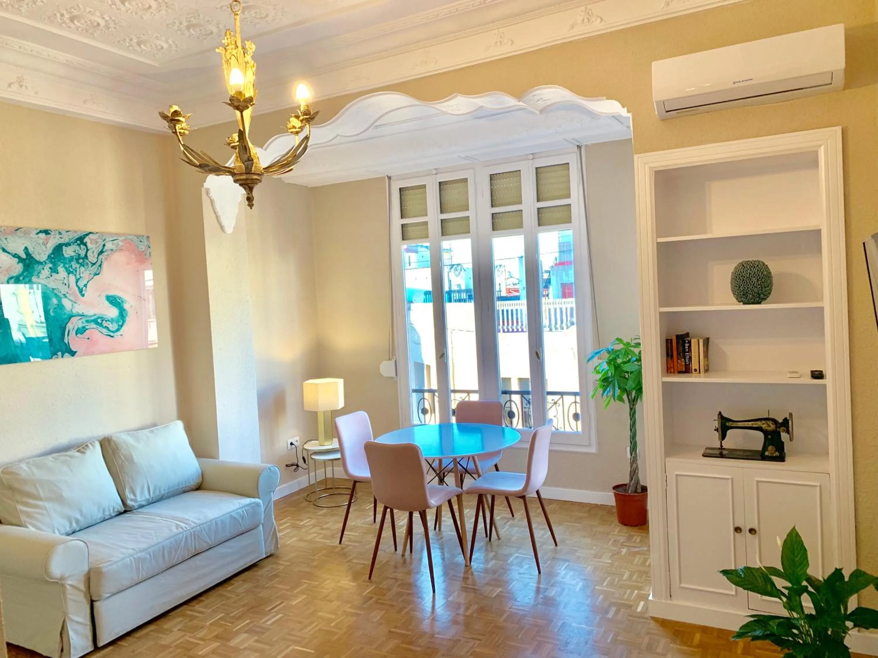 Living room in Hi Valencia Canovas