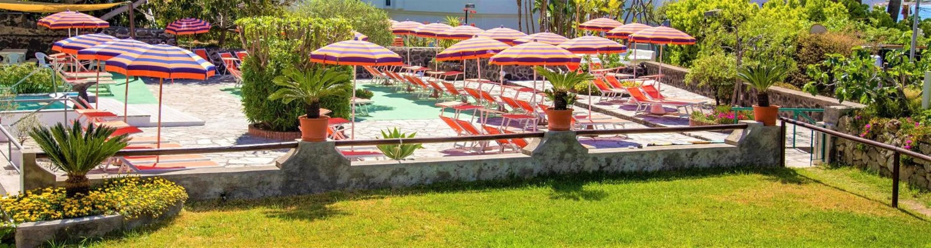 Garden in Hotel La Mandorla