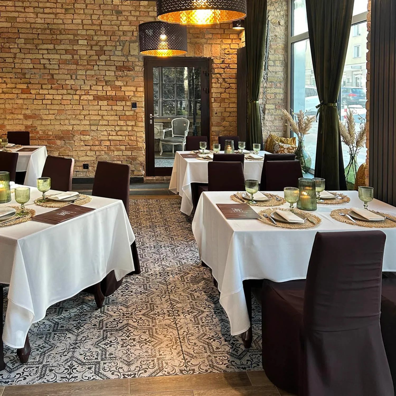 Restaurant/places to eat in Kamienica Boutique ApartHotel