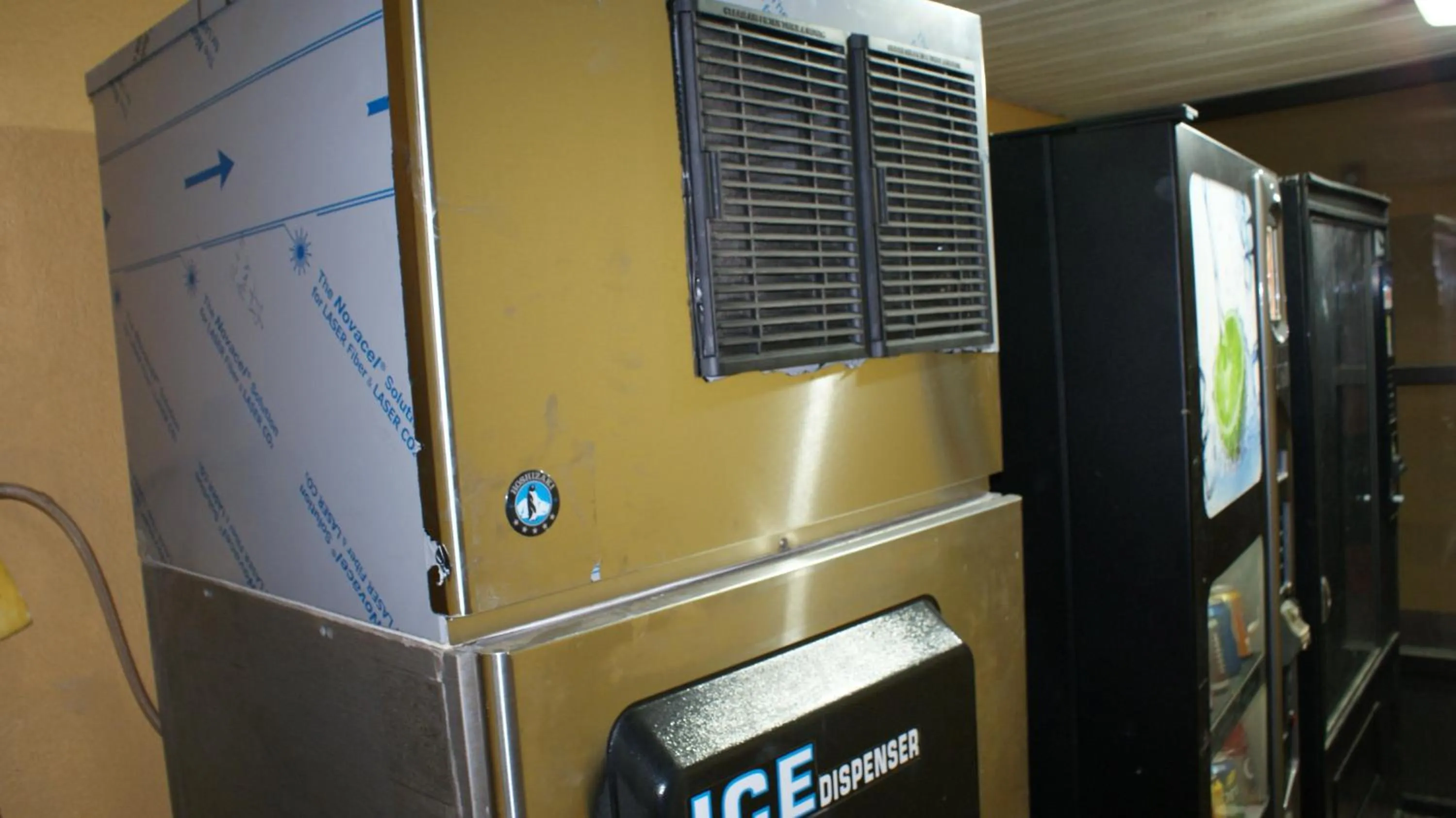 vending machine in Home Town Inn & Suites