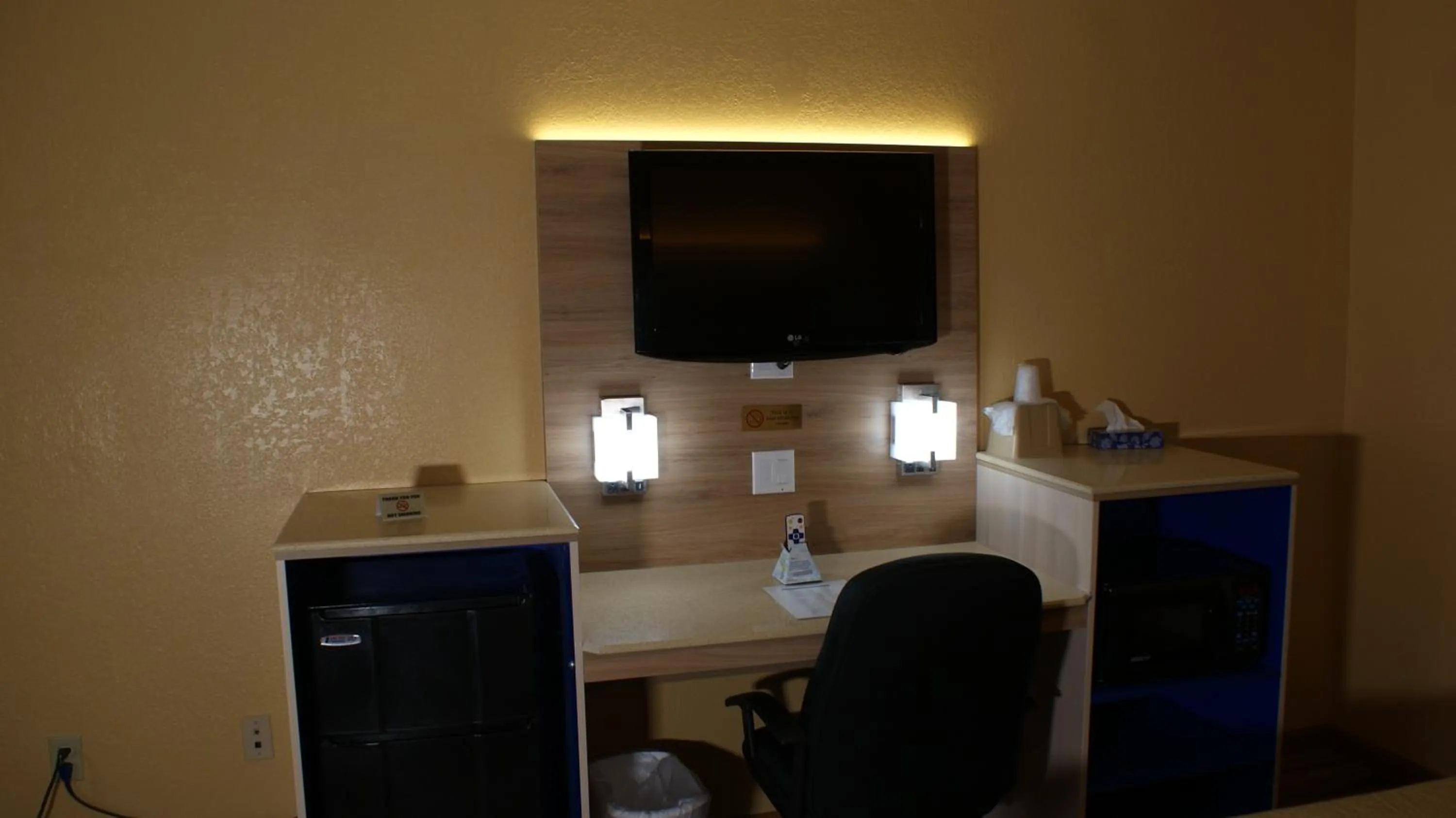 Home Town Inn & Suites