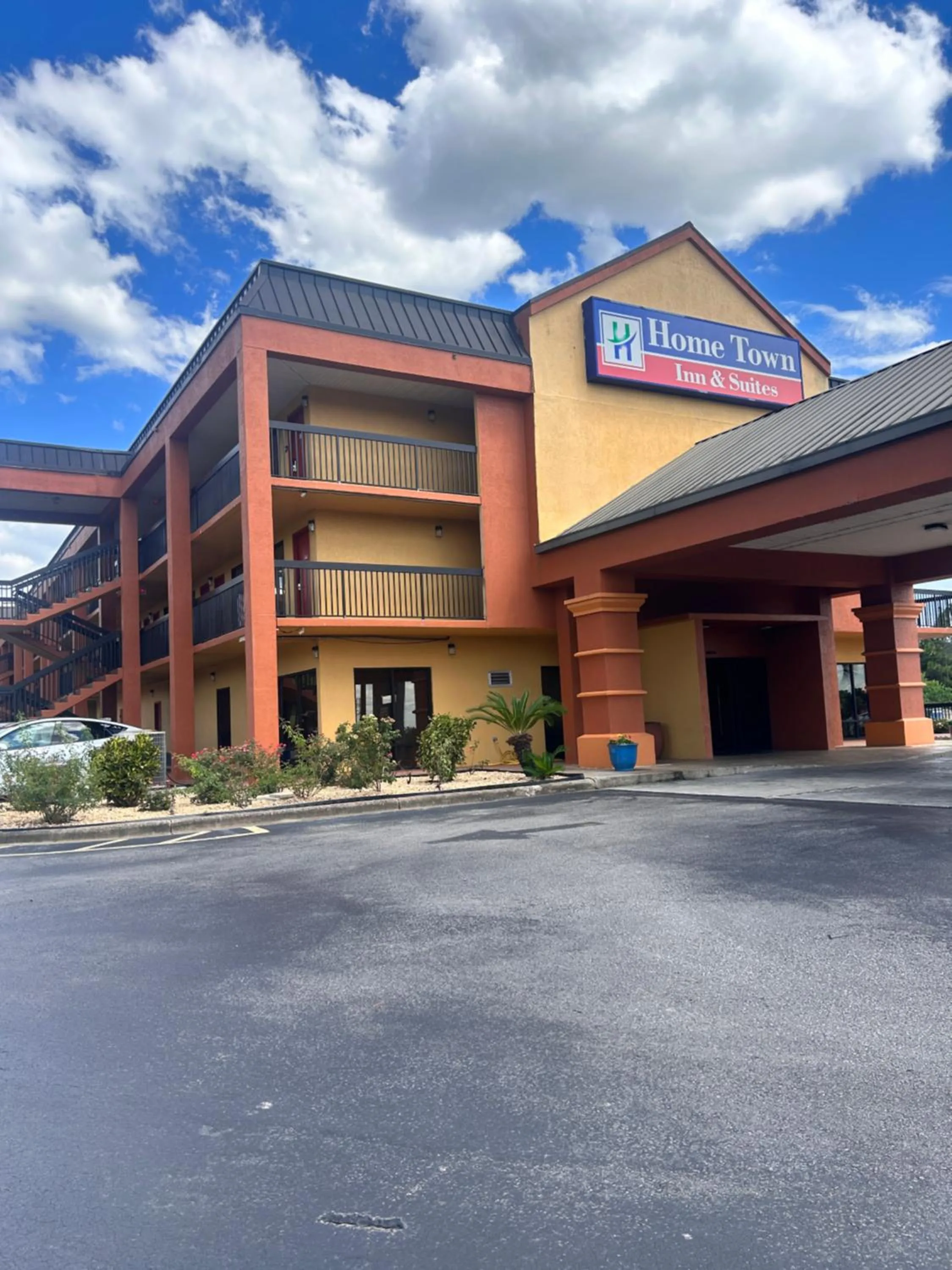 Property building in Home Town Inn & Suites