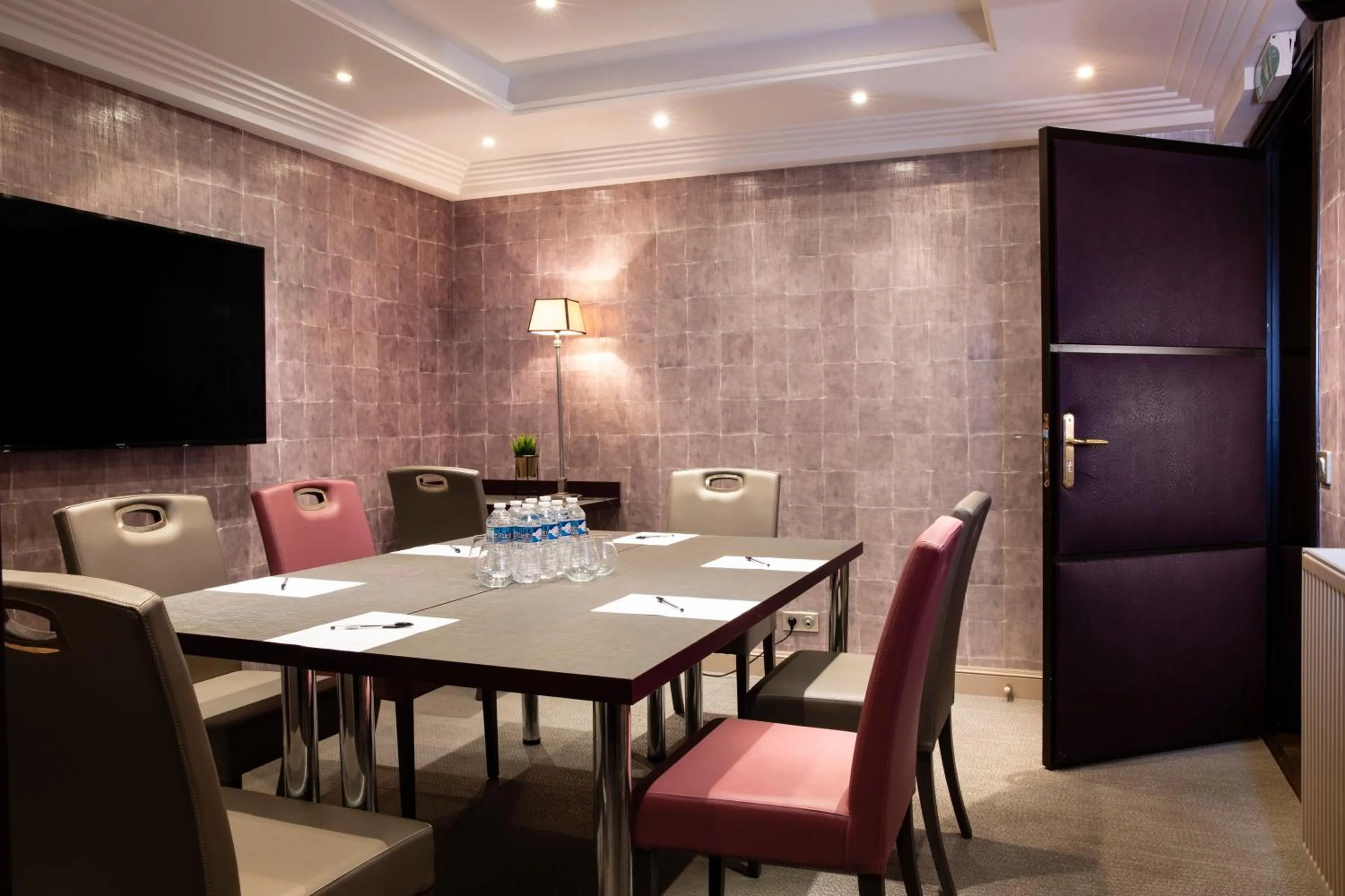 Meeting/conference room in Elysées Hôtel