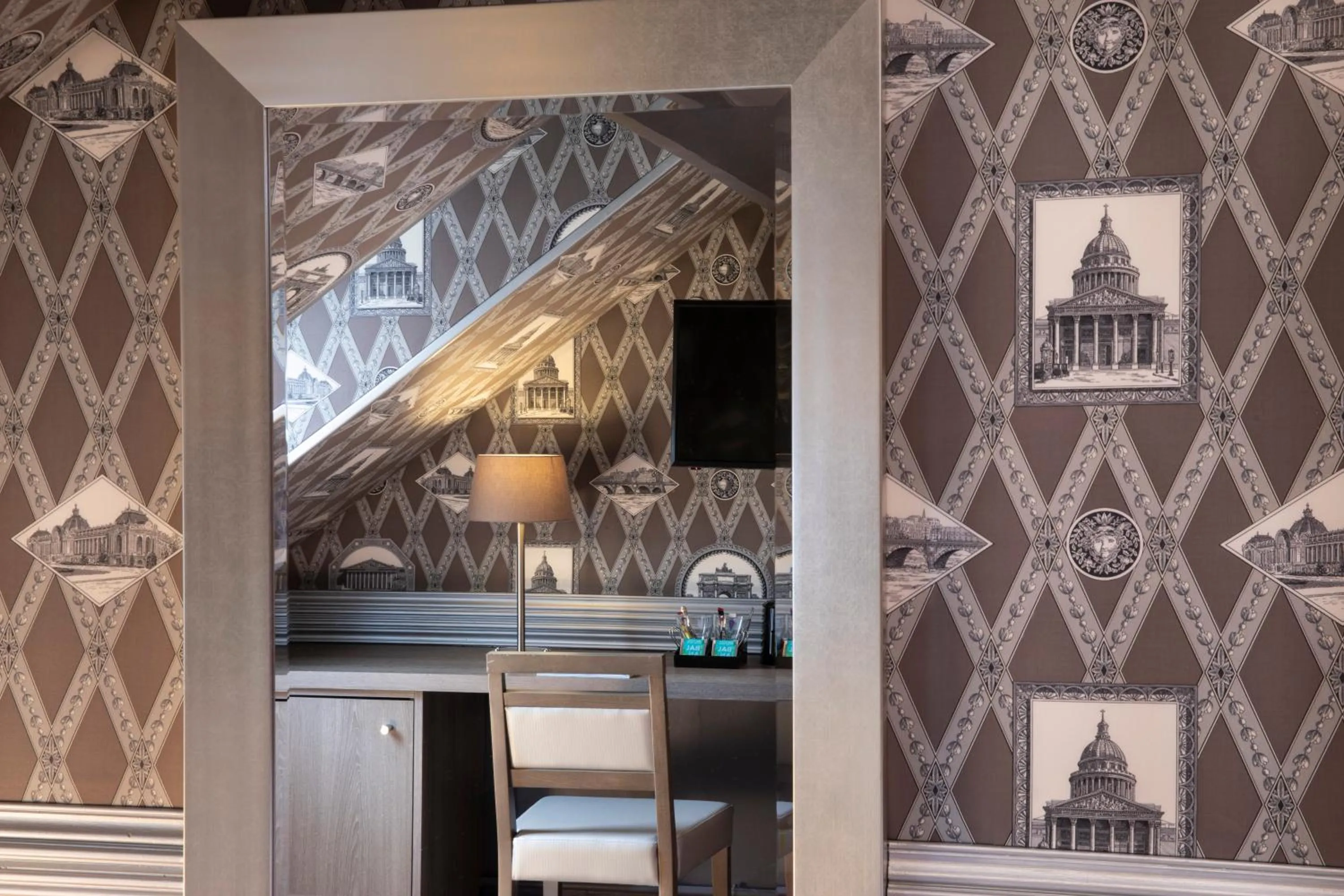 Decorative detail in Elysées Hôtel