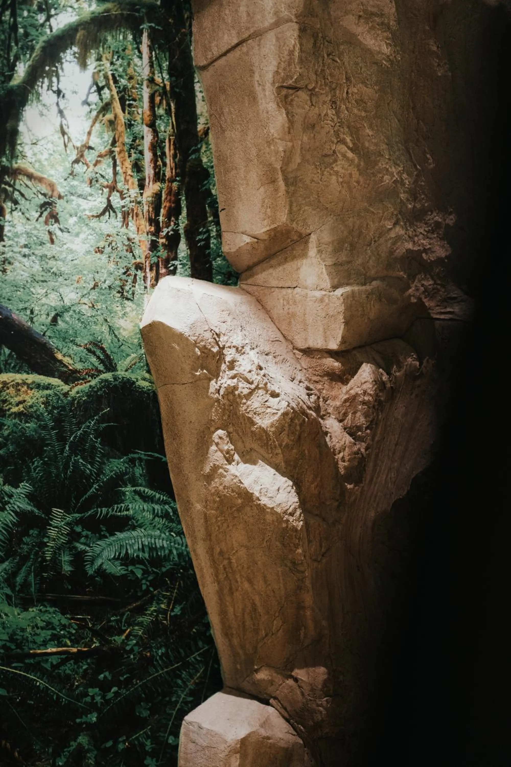 Decorative detail in Emotional Grand Motel