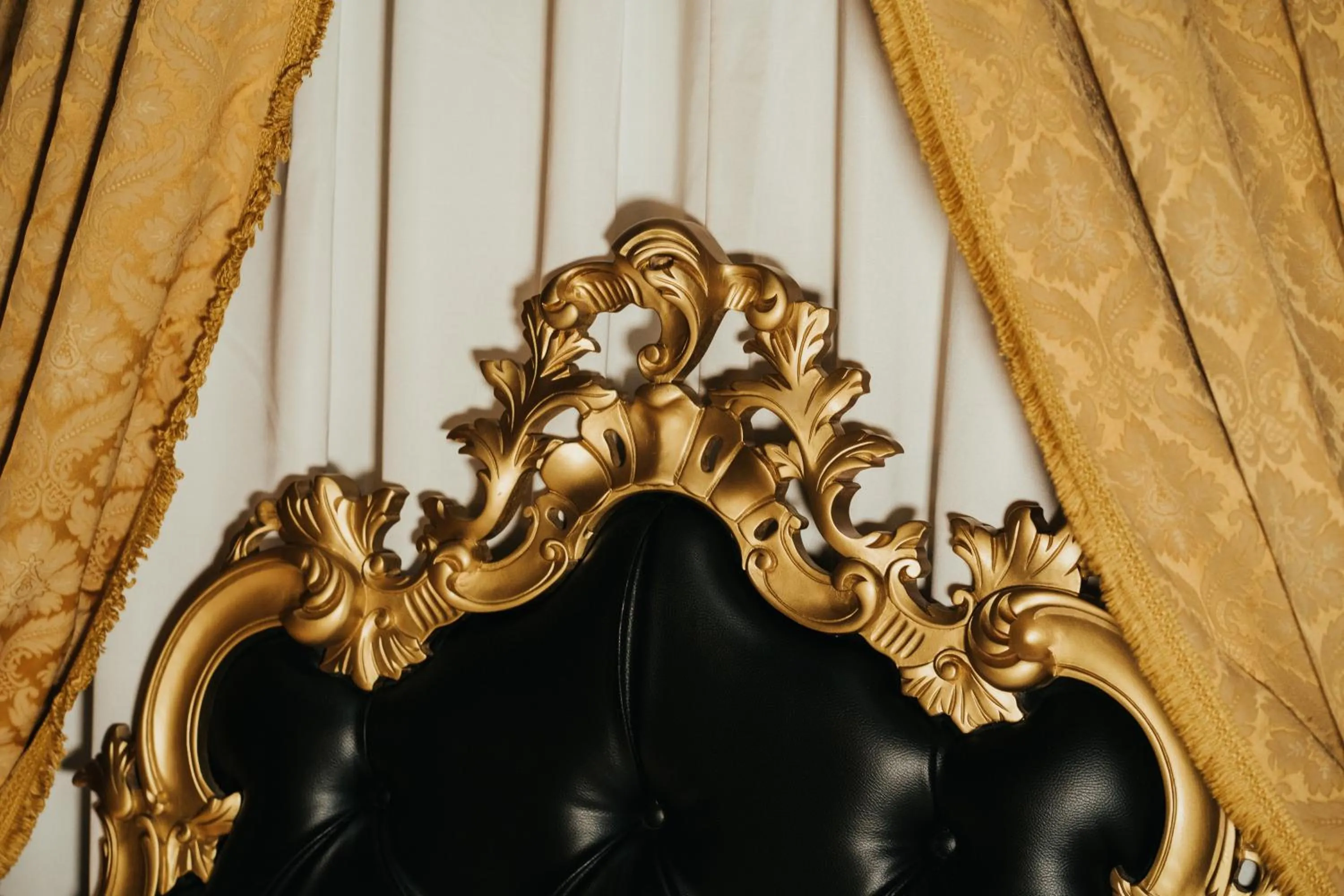 Bed in Emotional Grand Motel