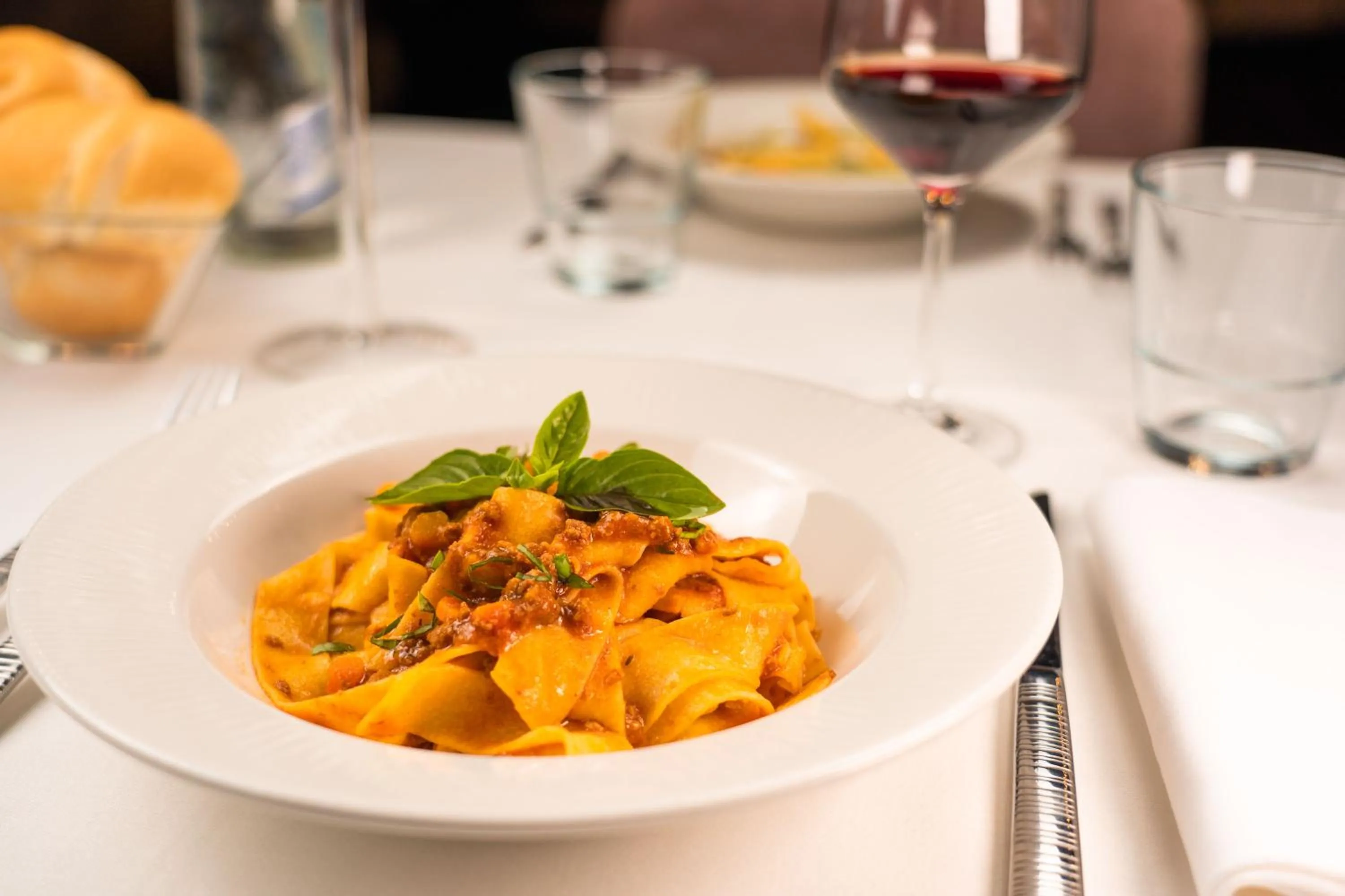 Restaurant/places to eat in Emotional Grand Motel