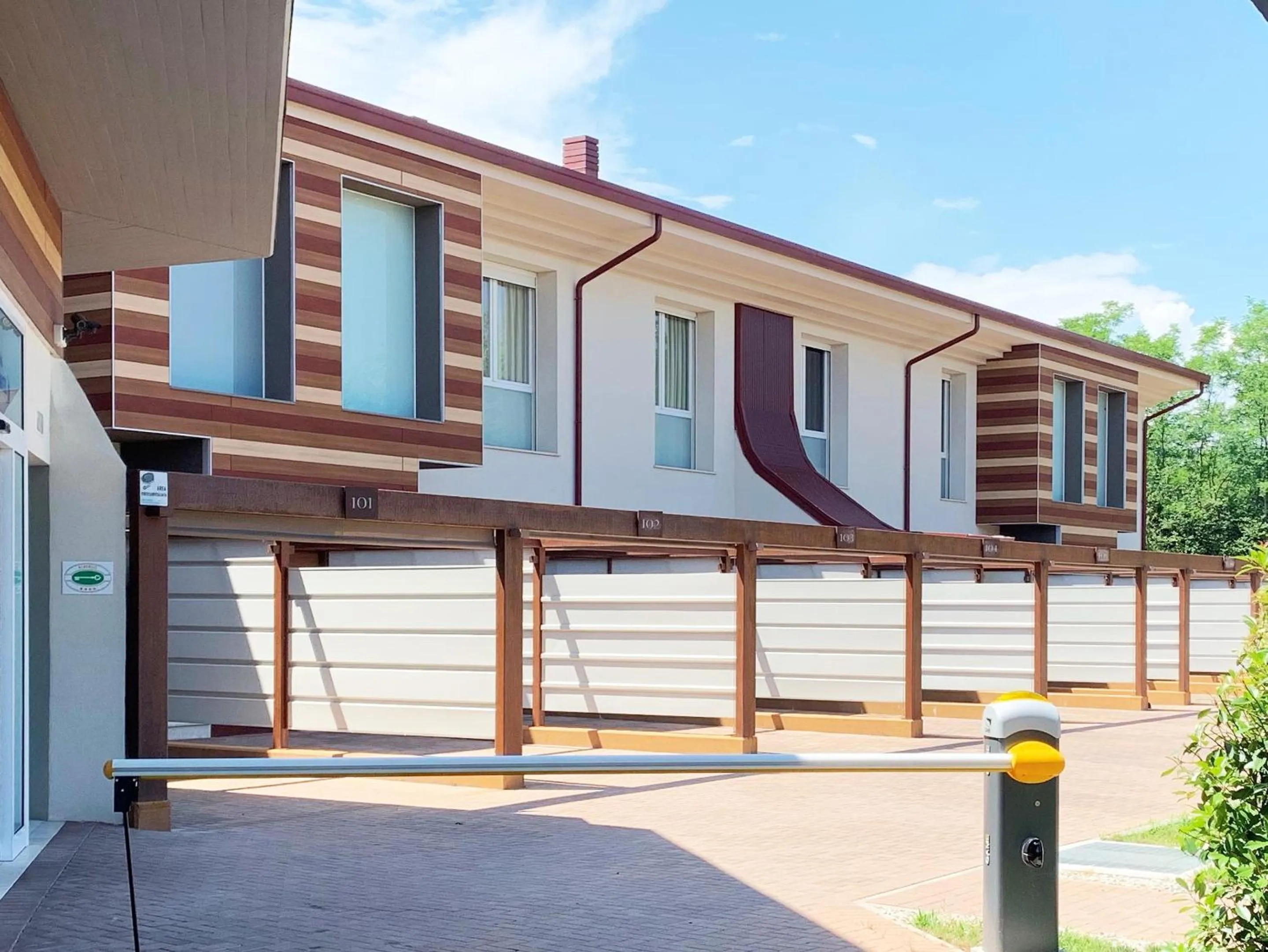 Property building in Emotional Grand Motel