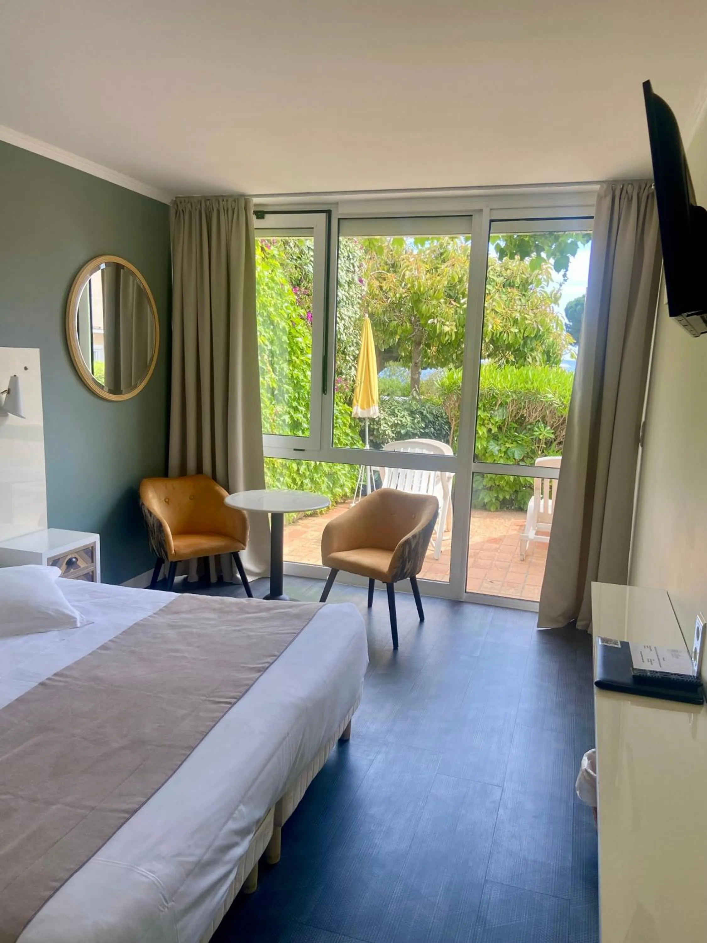 Bedroom in Les Alcyons