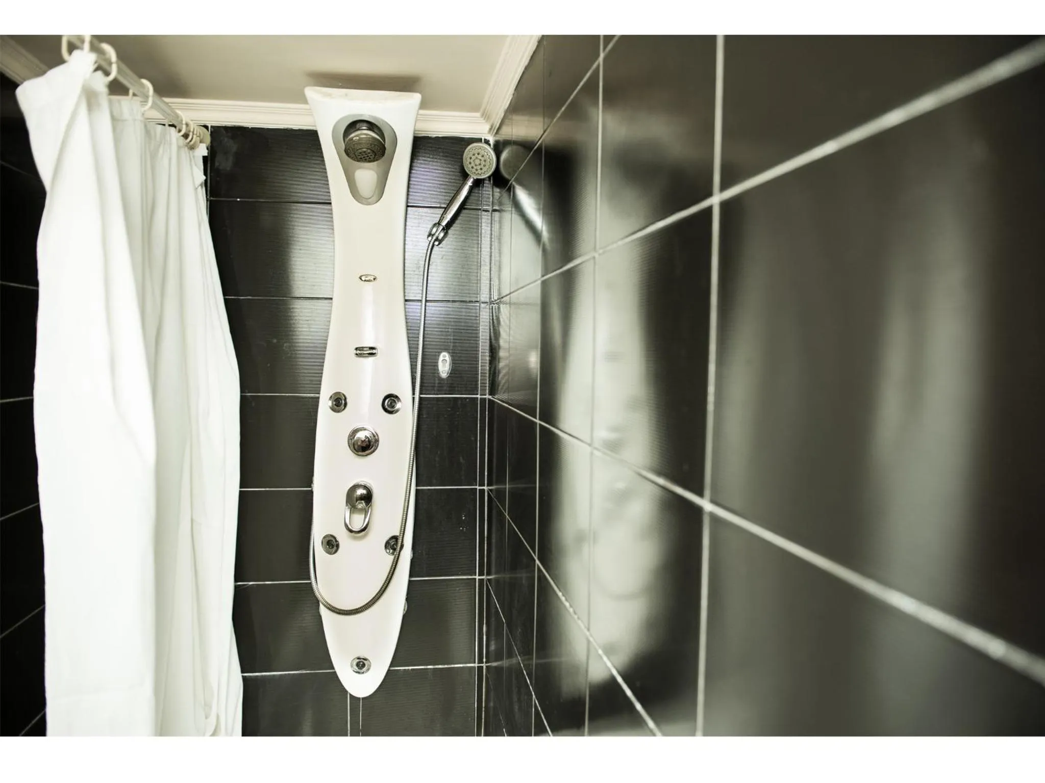 Bathroom in Cherry Maryski Hotel