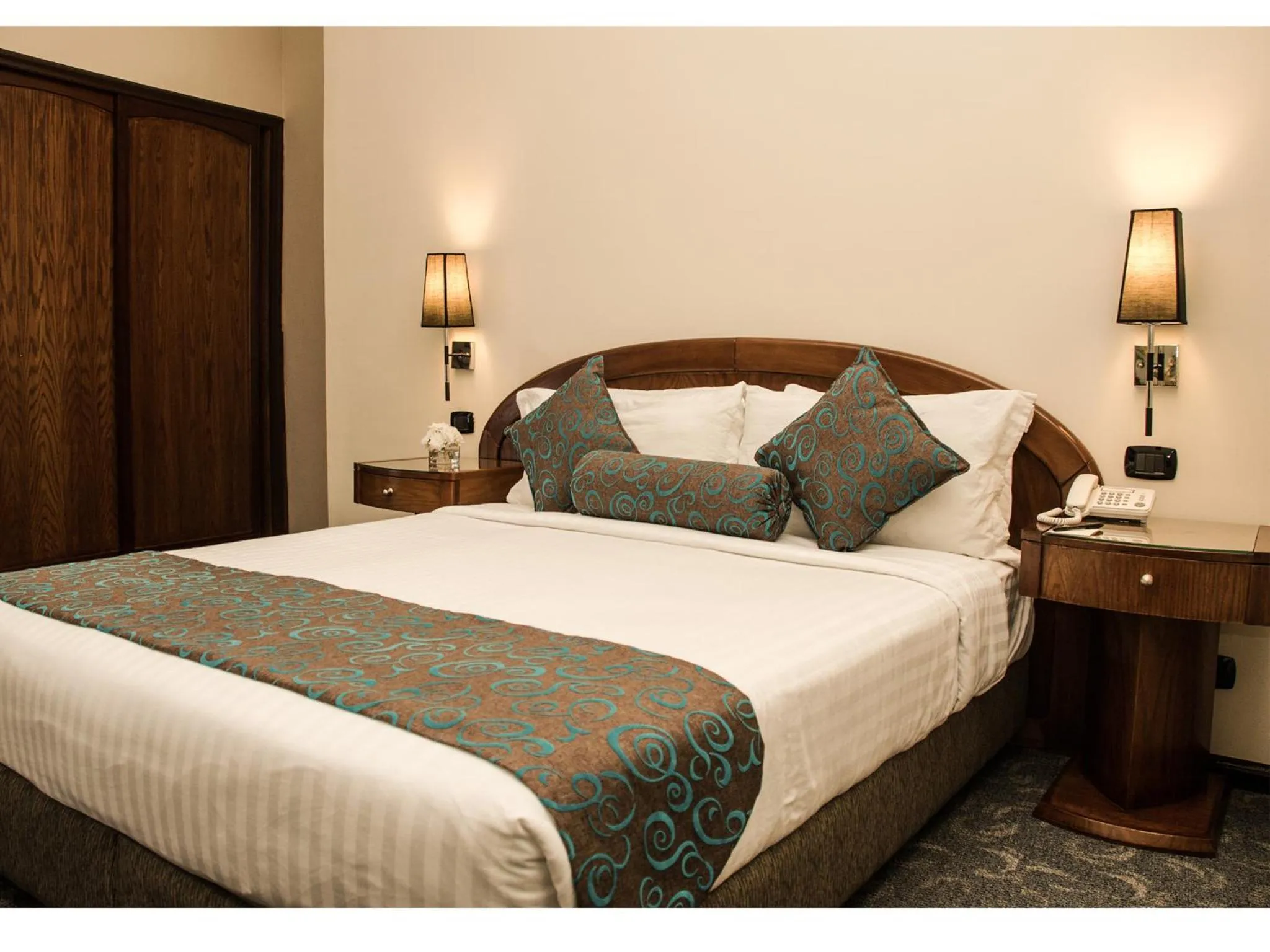 Bedroom, Bed in Cherry Maryski Hotel