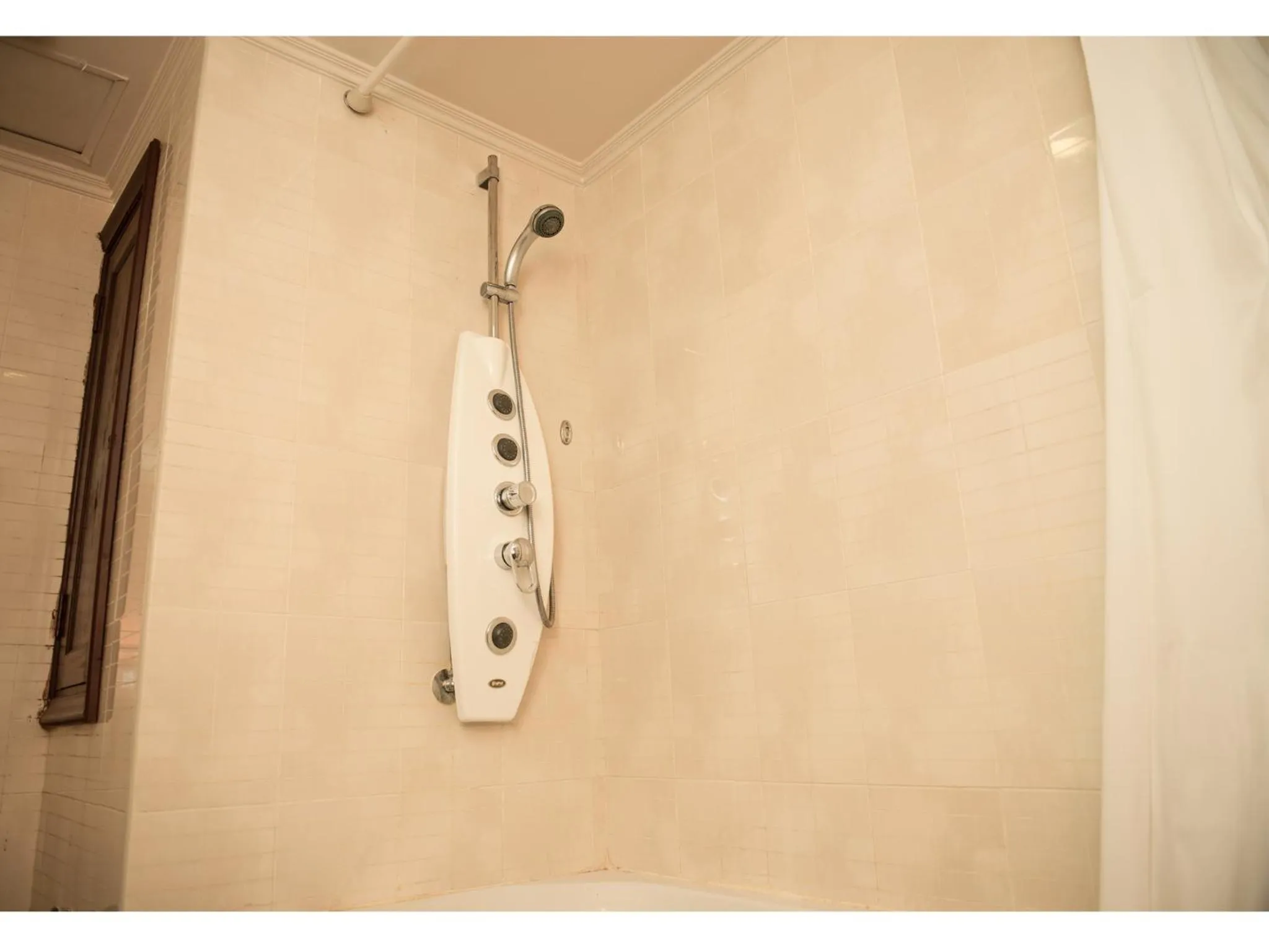 Bathroom in Cherry Maryski Hotel