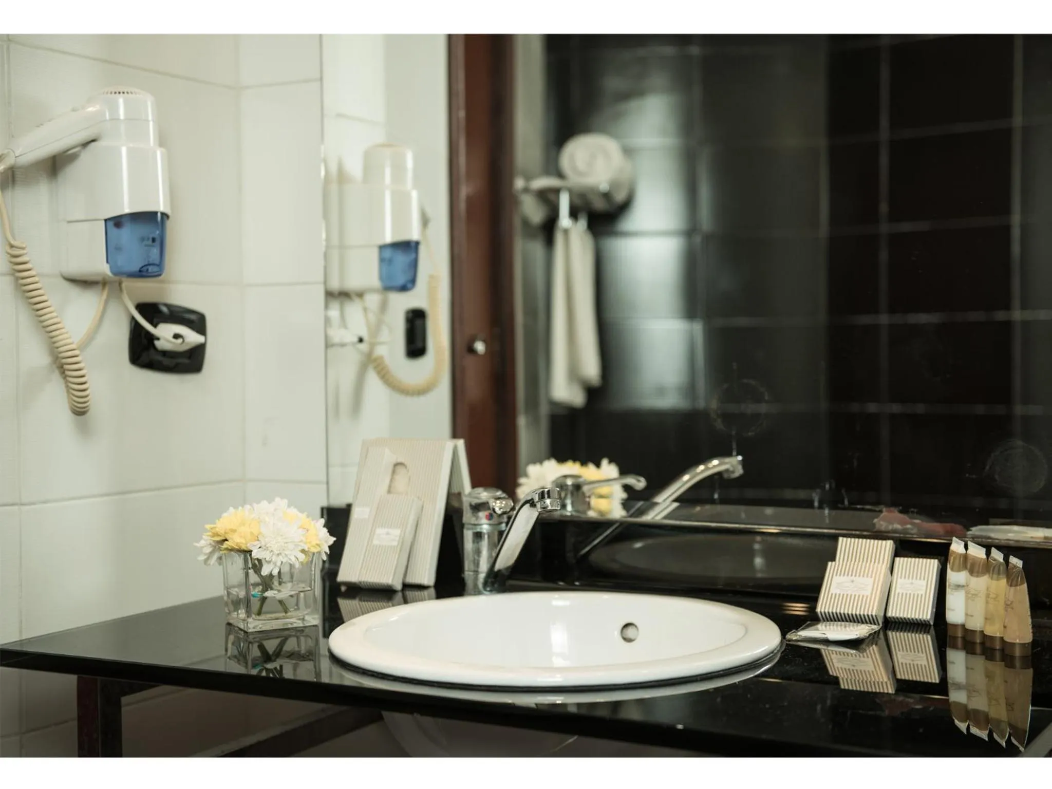 Bathroom in Cherry Maryski Hotel