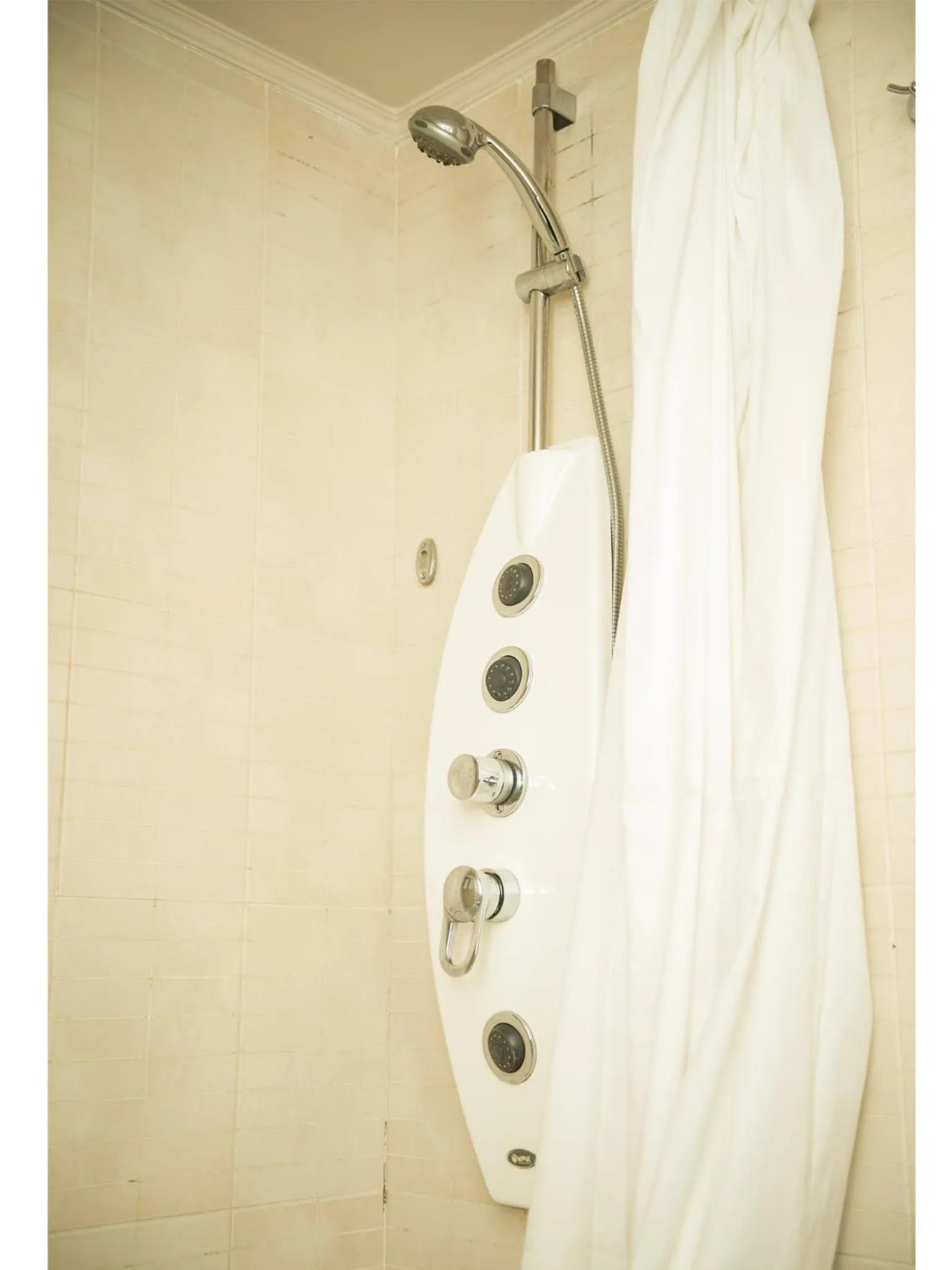 Bathroom in Cherry Maryski Hotel