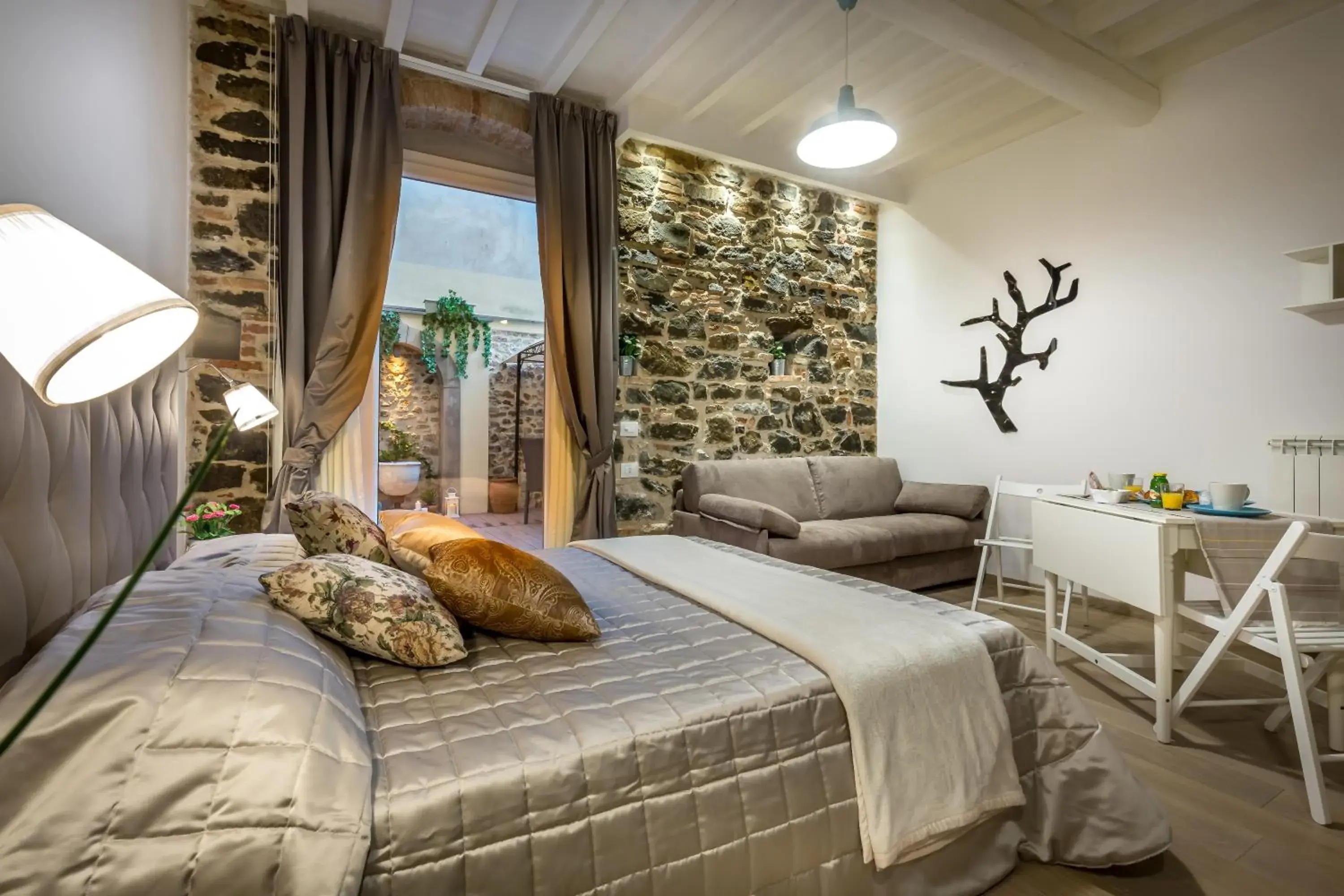 Deluxe King Room in Relais Gaia Deluxe King Room in Relais Gaia