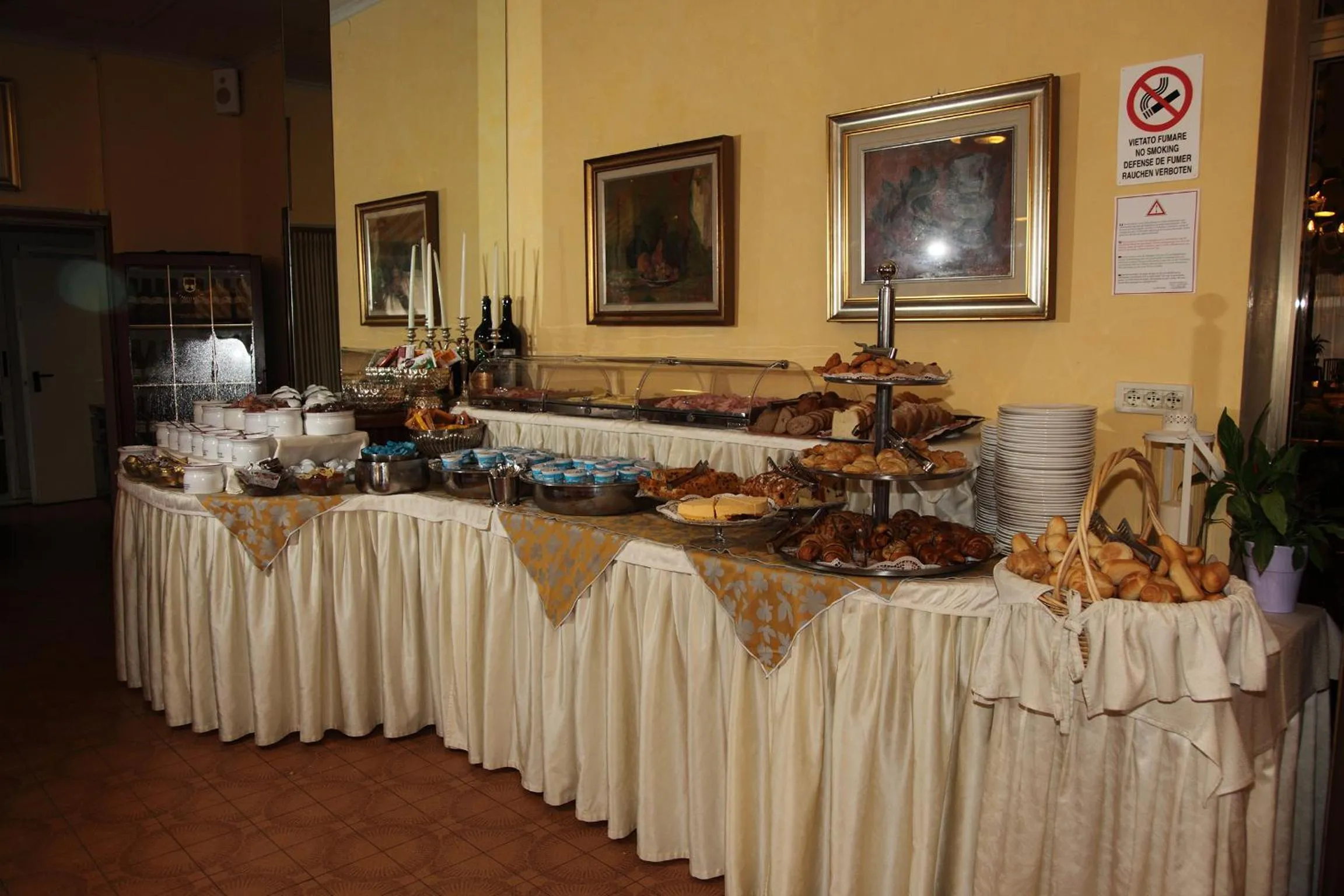 Buffet breakfast in Hotel Diana