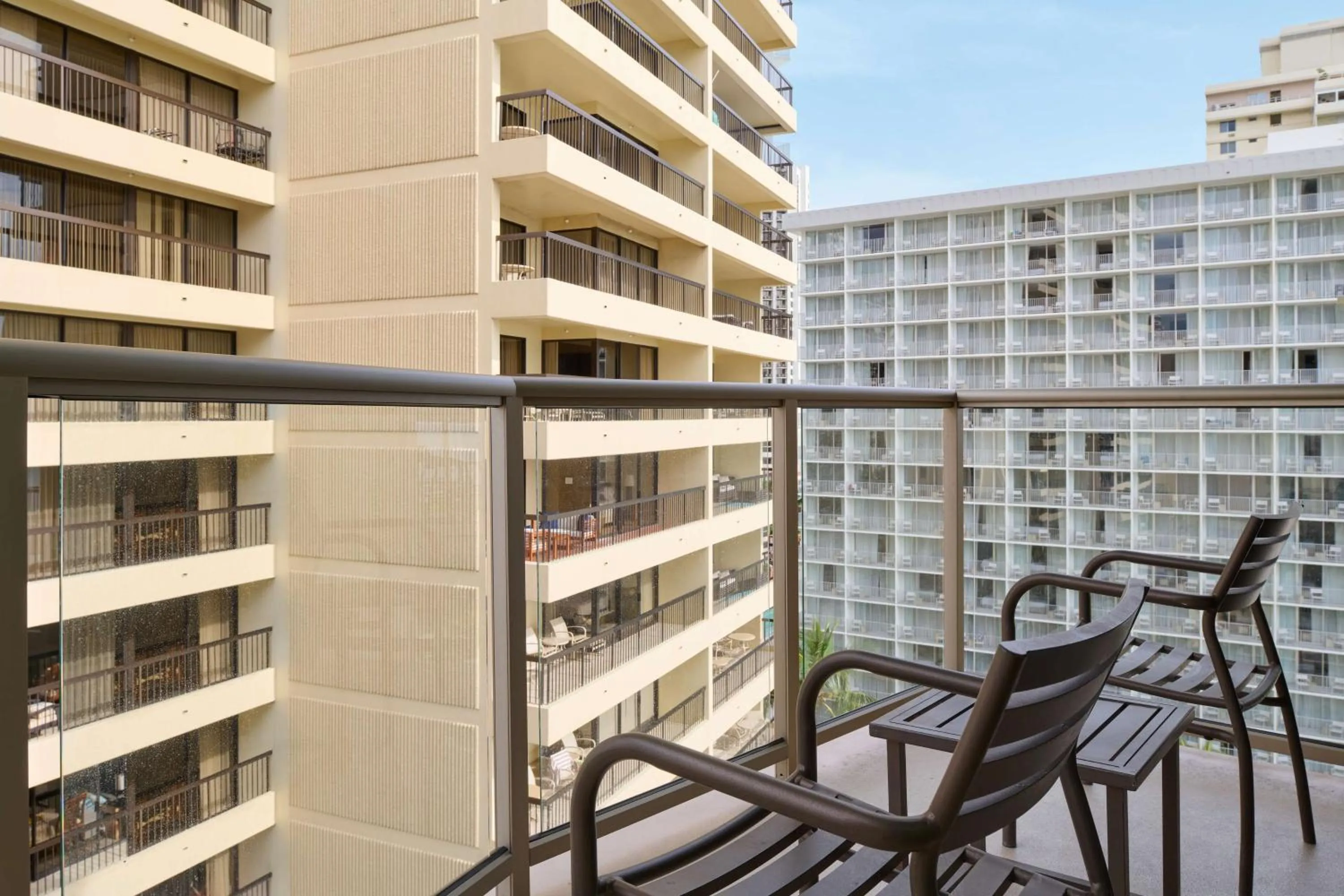 Day in Waikiki Circle Hotel by Castle