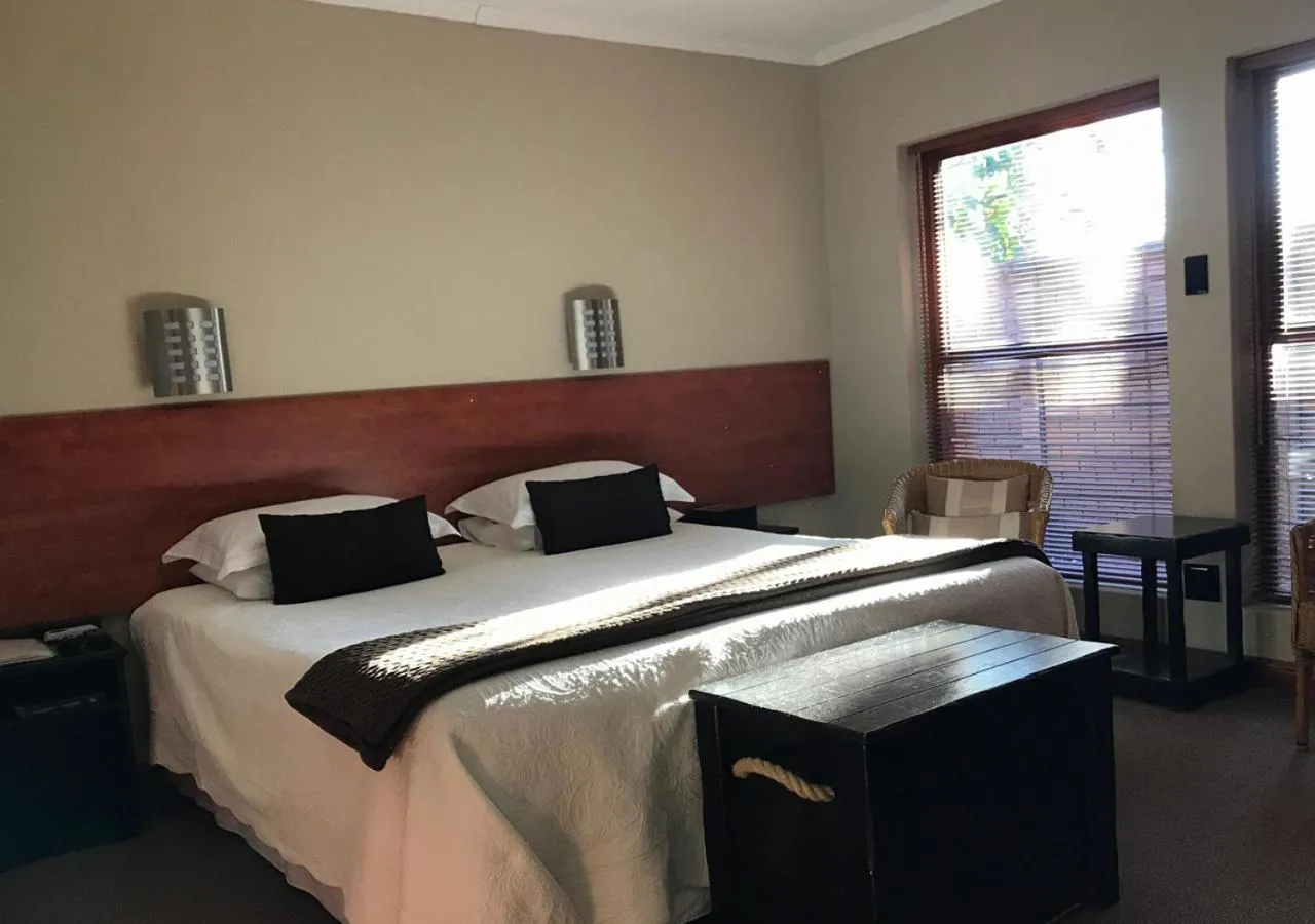 Bedroom, Bed in A La Martha's Air-Port Guest House