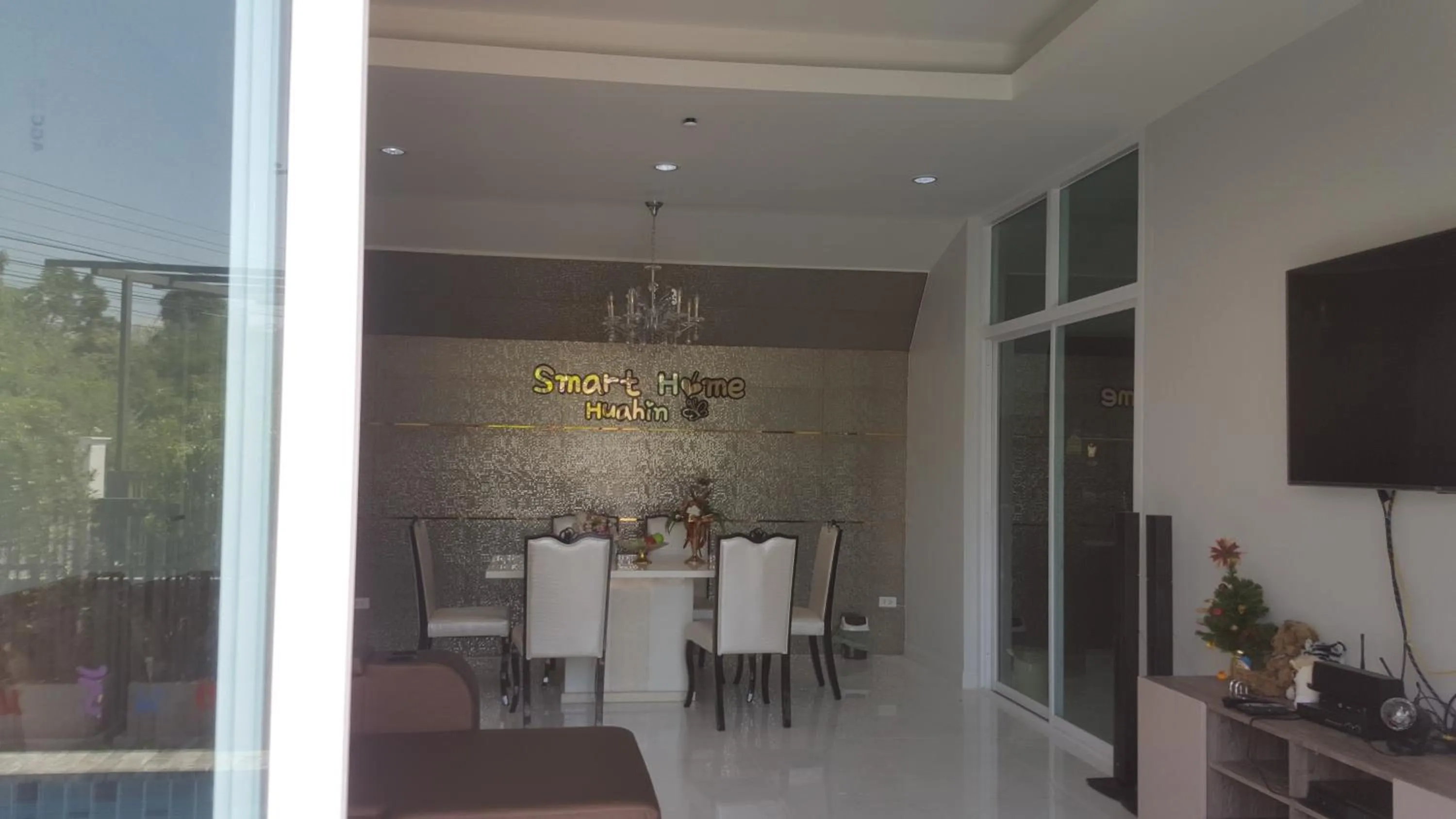 Restaurant/places to eat in Smart home huahin