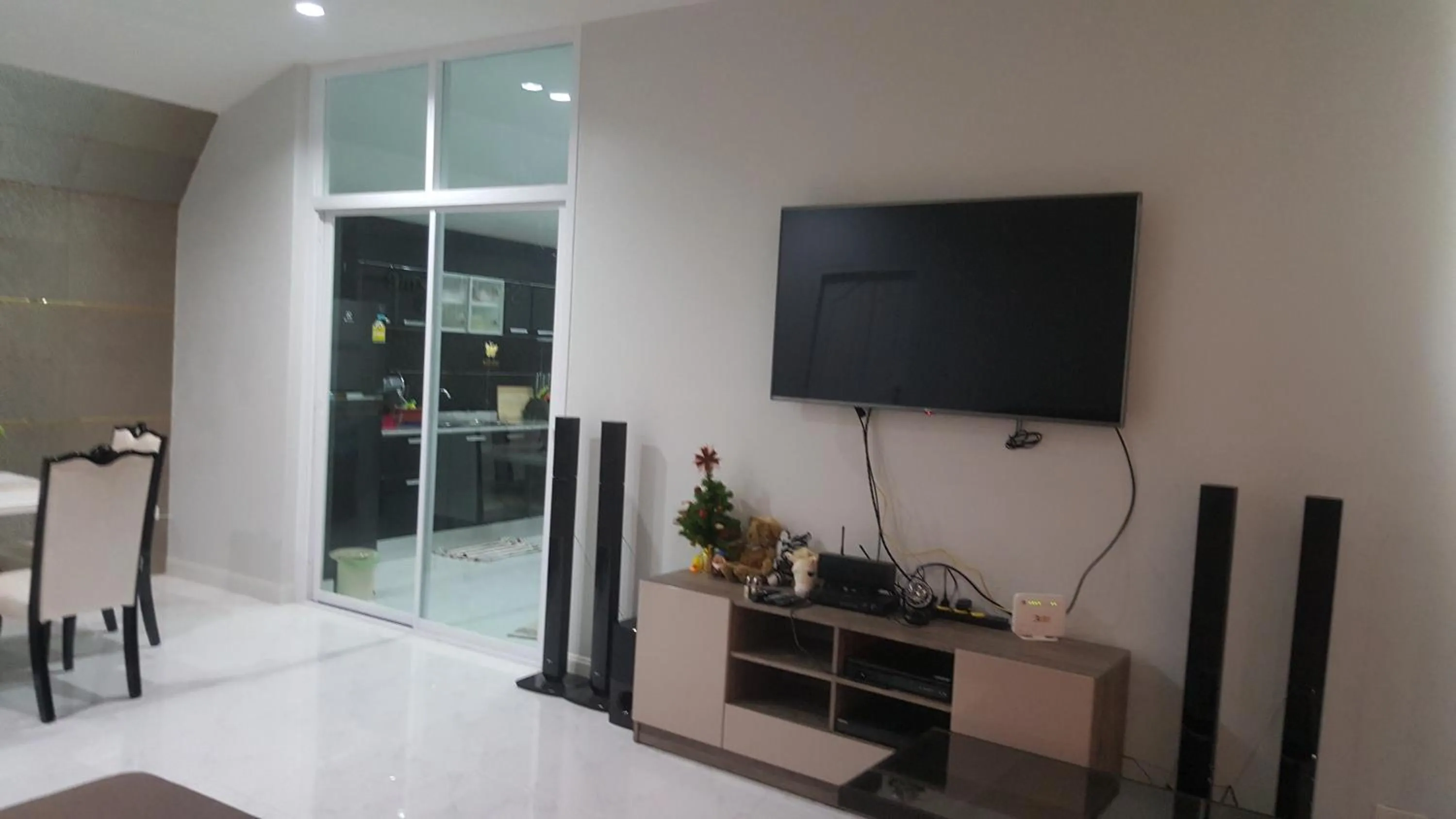 Restaurant/places to eat in Smart home huahin