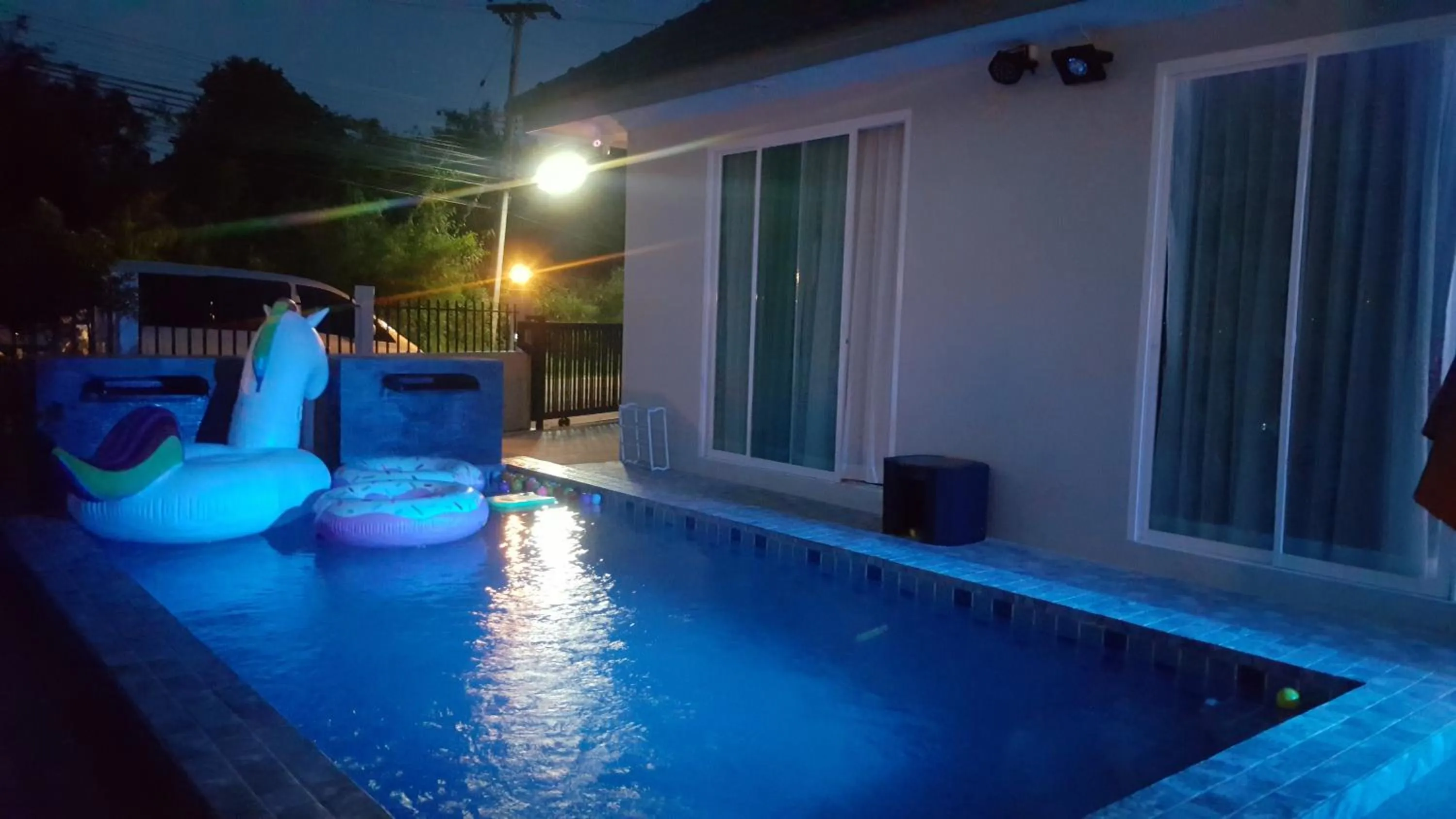 Restaurant/places to eat in Smart home huahin