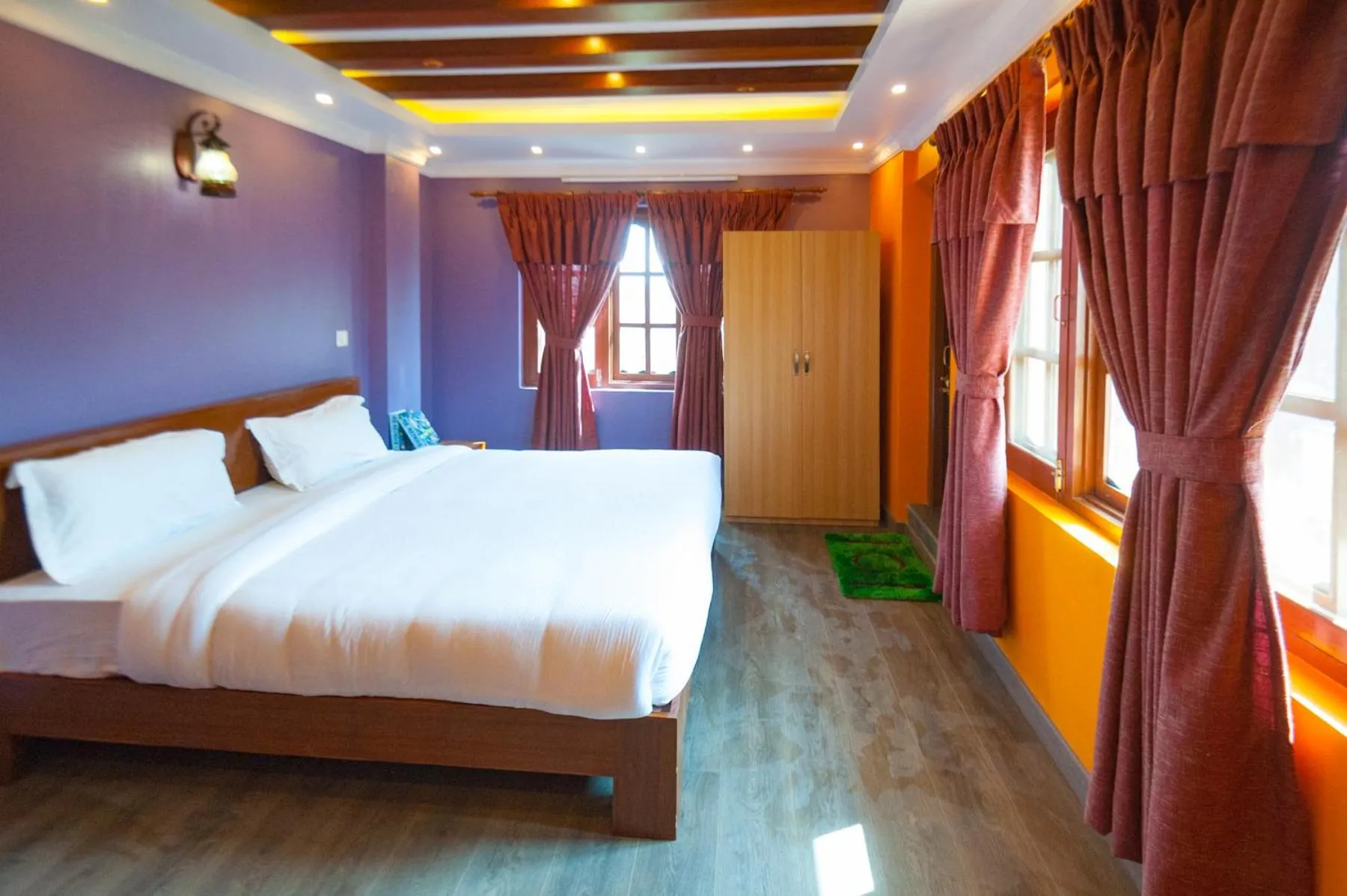 Photo of the whole room in Be Here Now