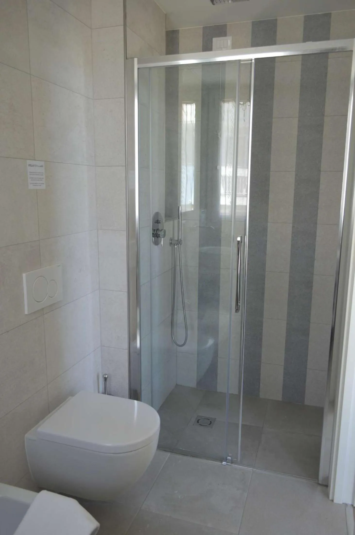 Shower in Stellamare