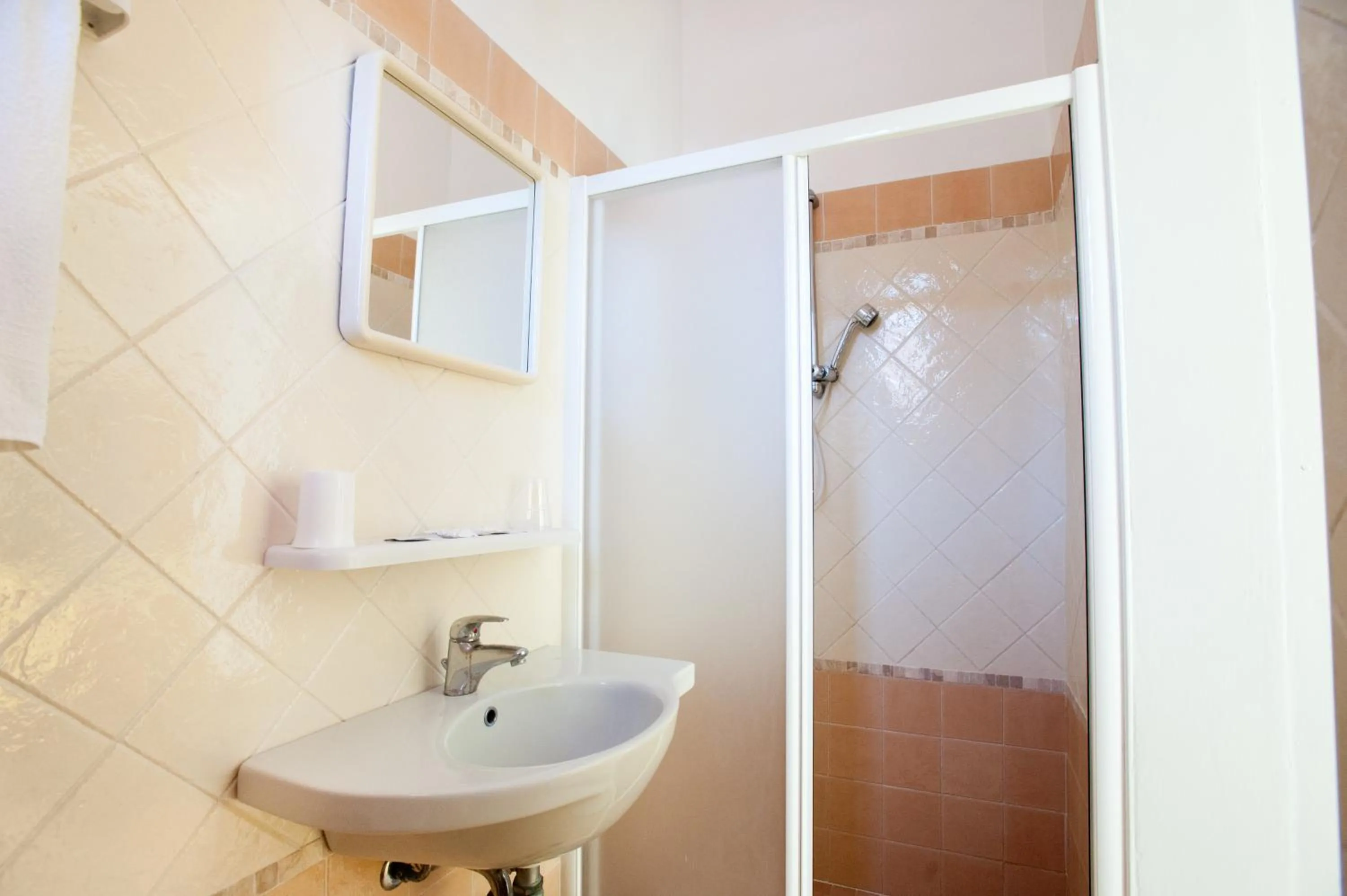 Bathroom in Albergo Villa Mauri