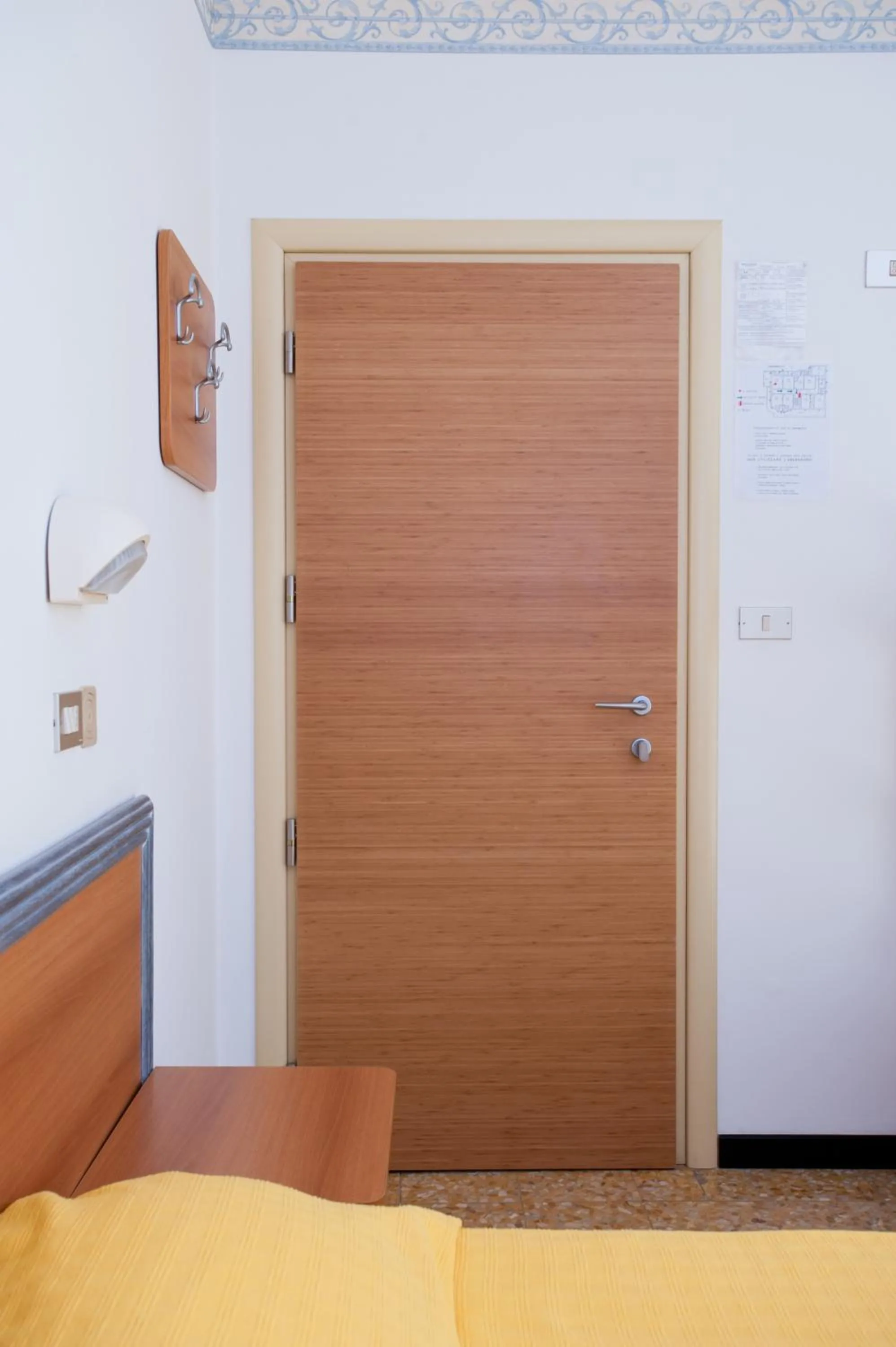 Decorative detail, Bed in Albergo Villa Mauri