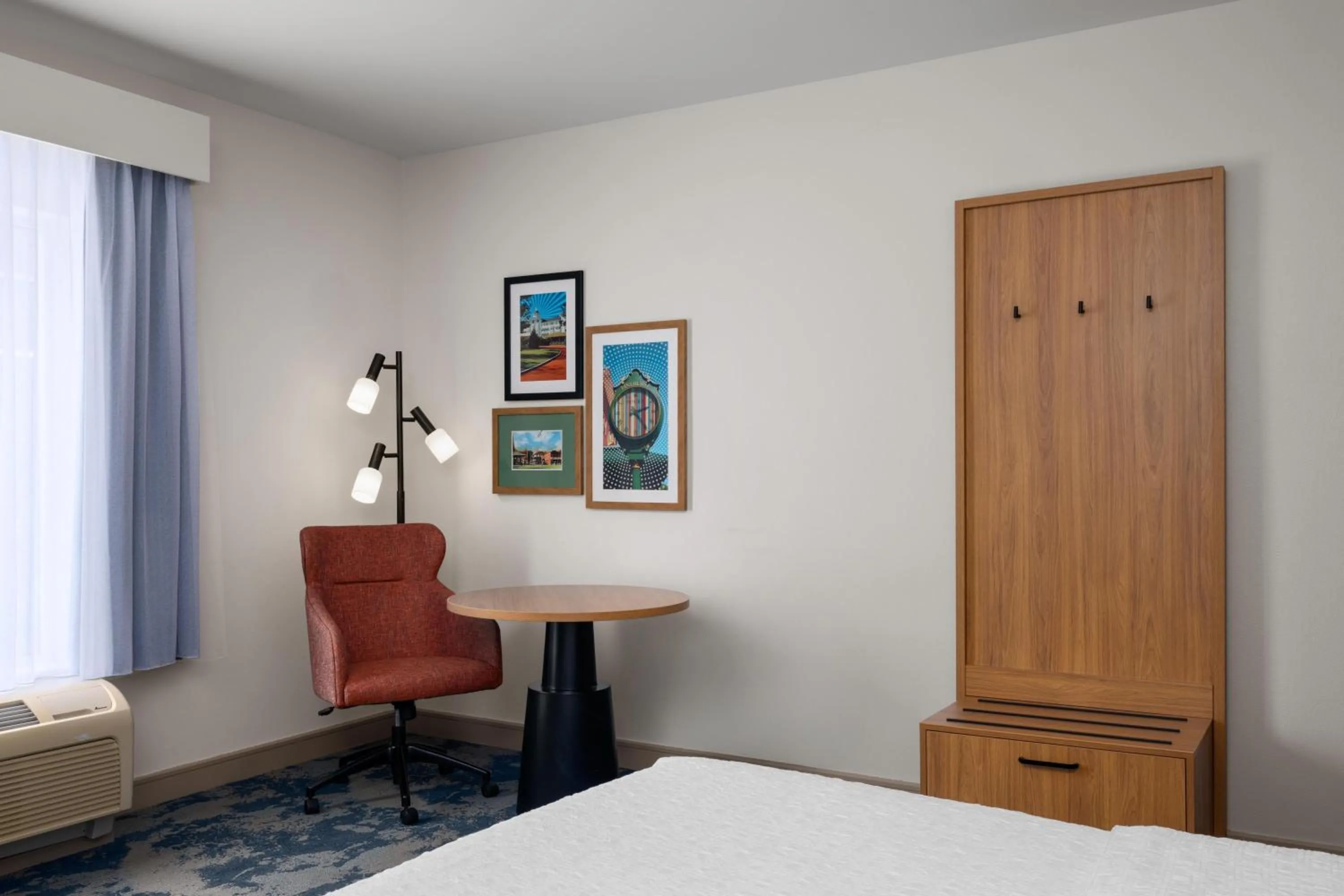 Living room, Bed in Hampton Inn & Suites Southern Pines-Pinehurst