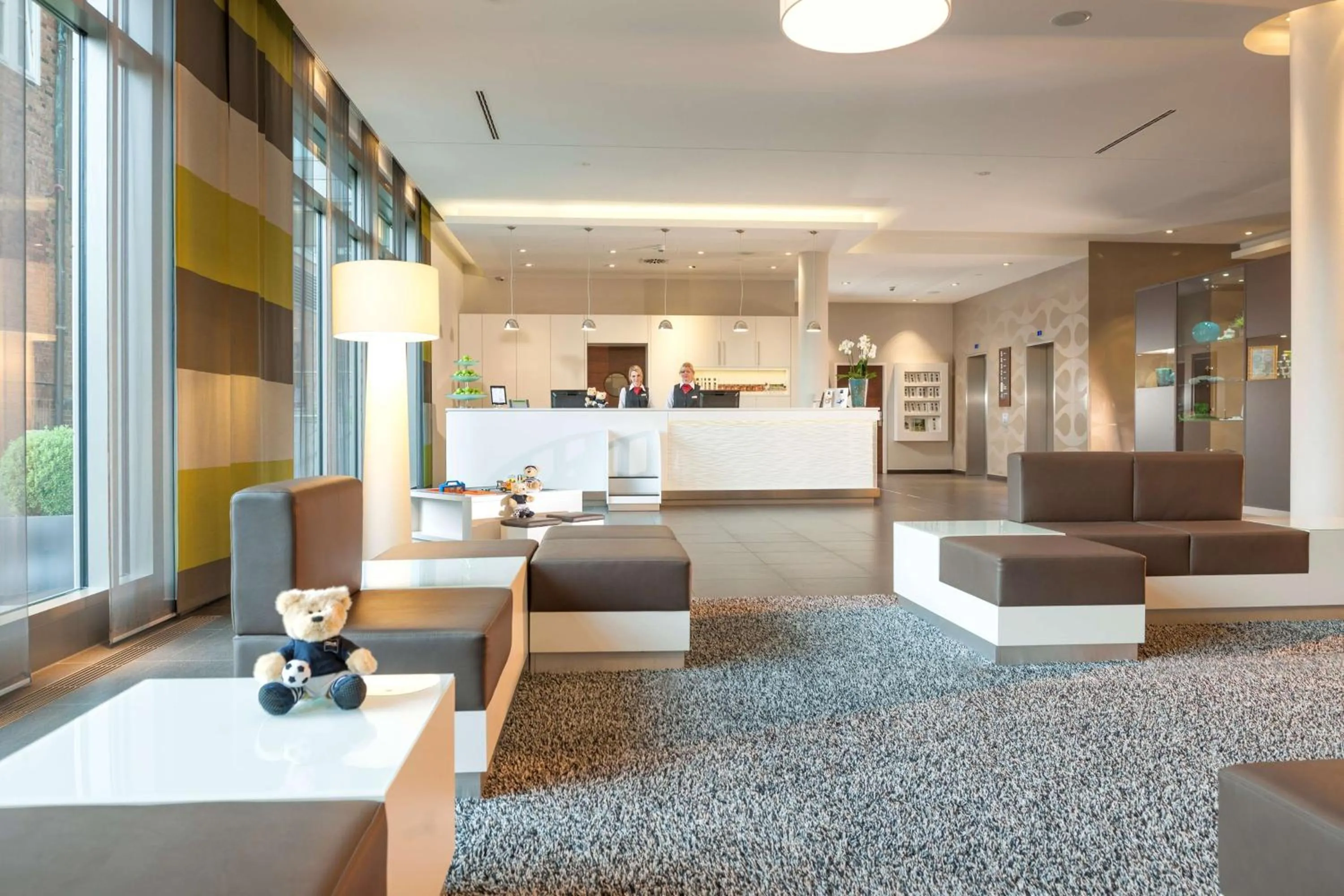 Lobby or reception in Dorint Hotel Hamburg-Eppendorf