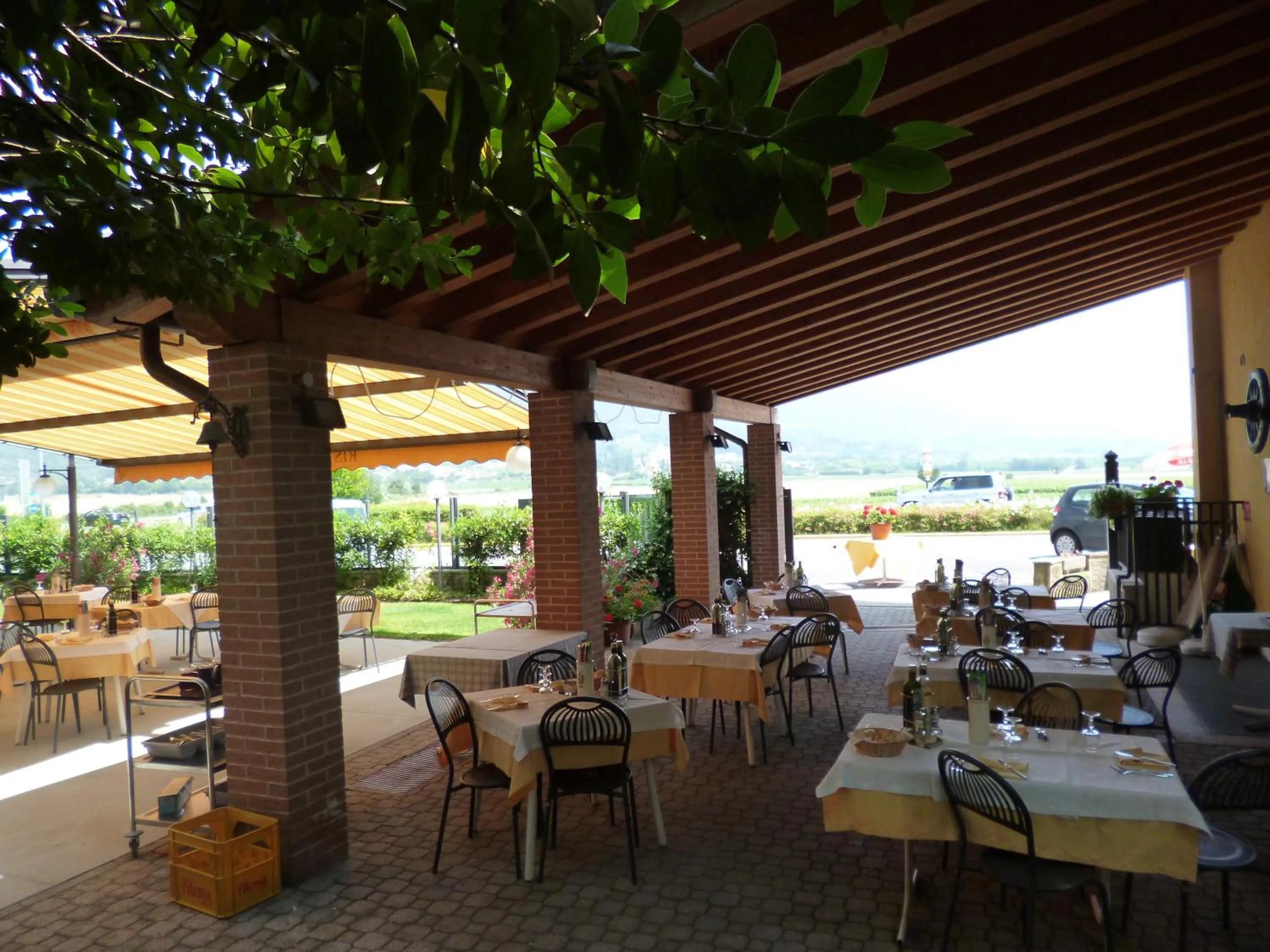 Restaurant/places to eat in Albergo Villa Eva