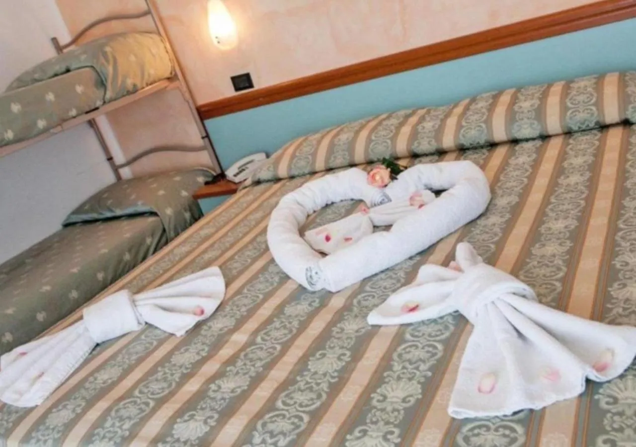 Bedroom, Bed in Hotel Vernel