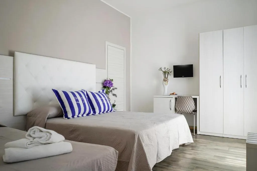 Bedroom, Bed in Hotel Vernel